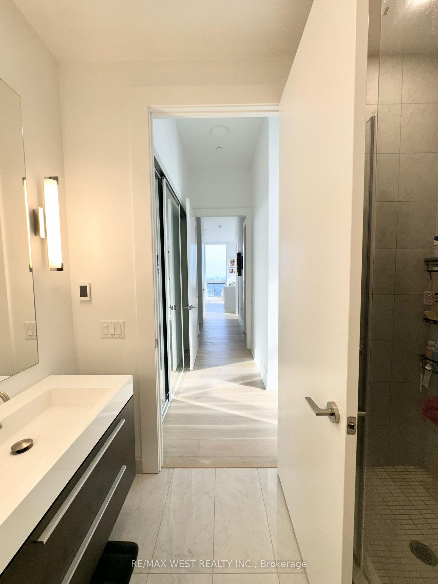 Photo 25 of Unit 4603, 39 Roehampton Avenue, Toronto, Mount Pleasant West — HOMEH