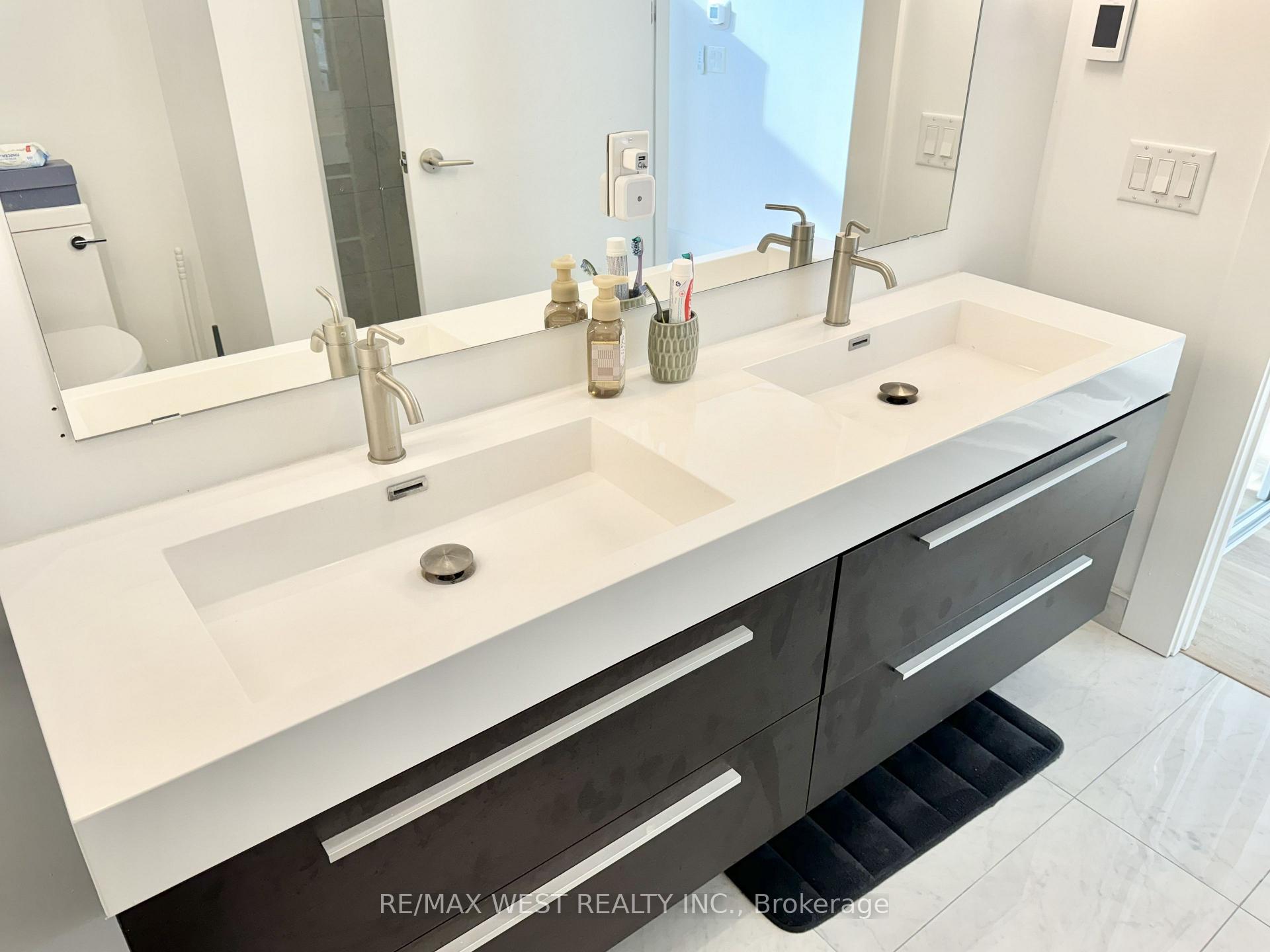 Photo 27 of Unit 4603, 39 Roehampton Avenue, Toronto, Mount Pleasant West — HOMEH