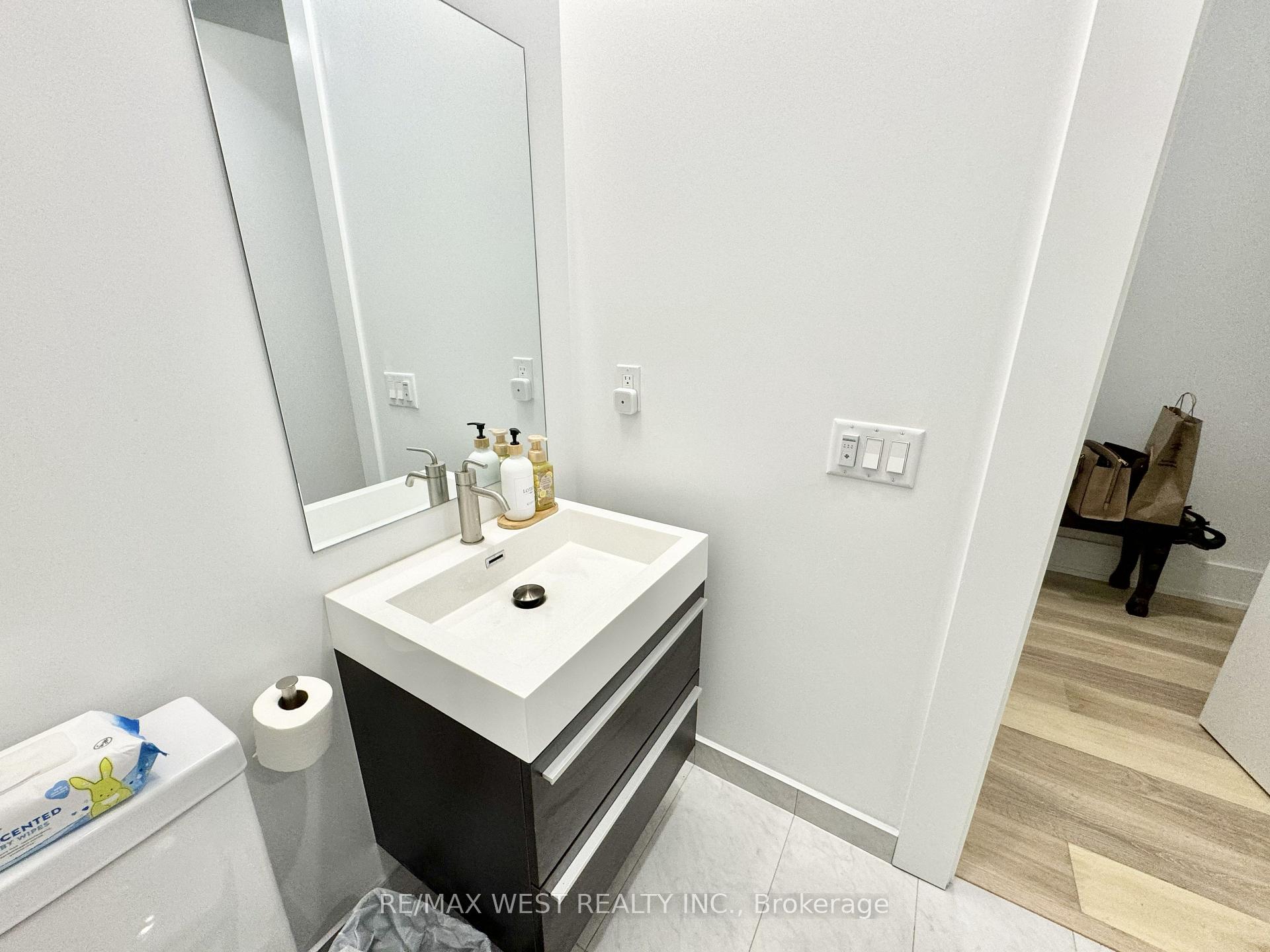 Photo 33 of Unit 4603, 39 Roehampton Avenue, Toronto, Mount Pleasant West — HOMEH