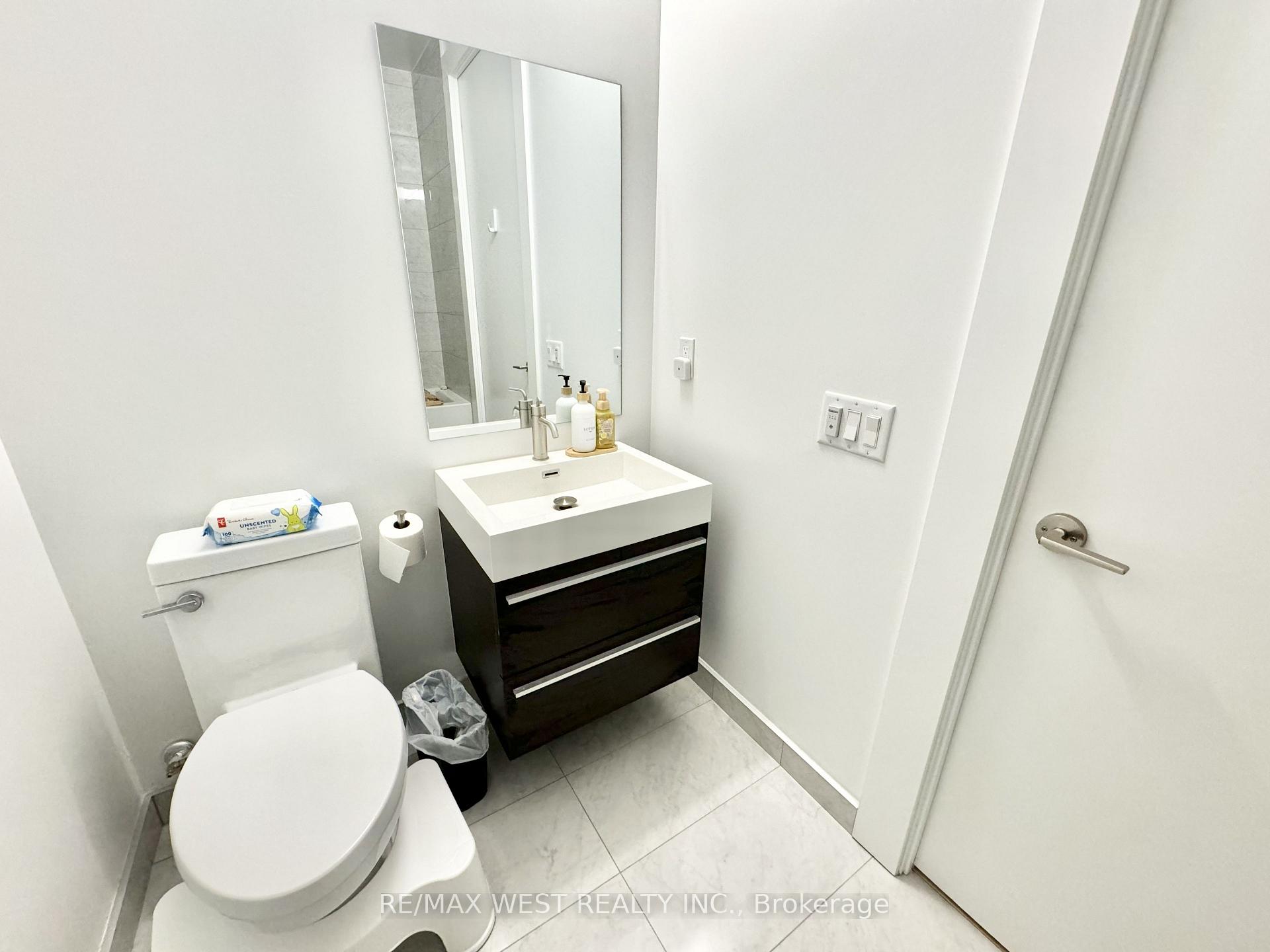 Photo 35 of Unit 4603, 39 Roehampton Avenue, Toronto, Mount Pleasant West — HOMEH