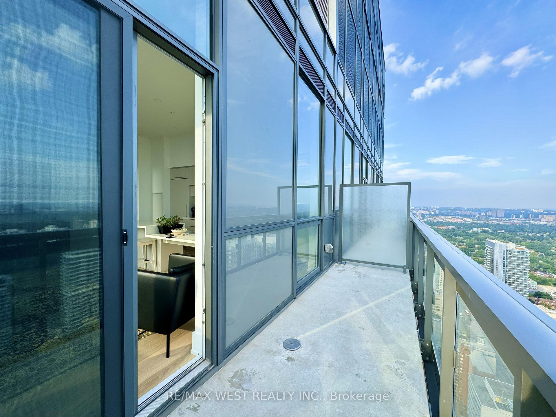 Photo 37 of Unit 4603, 39 Roehampton Avenue, Toronto, Mount Pleasant West — HOMEH