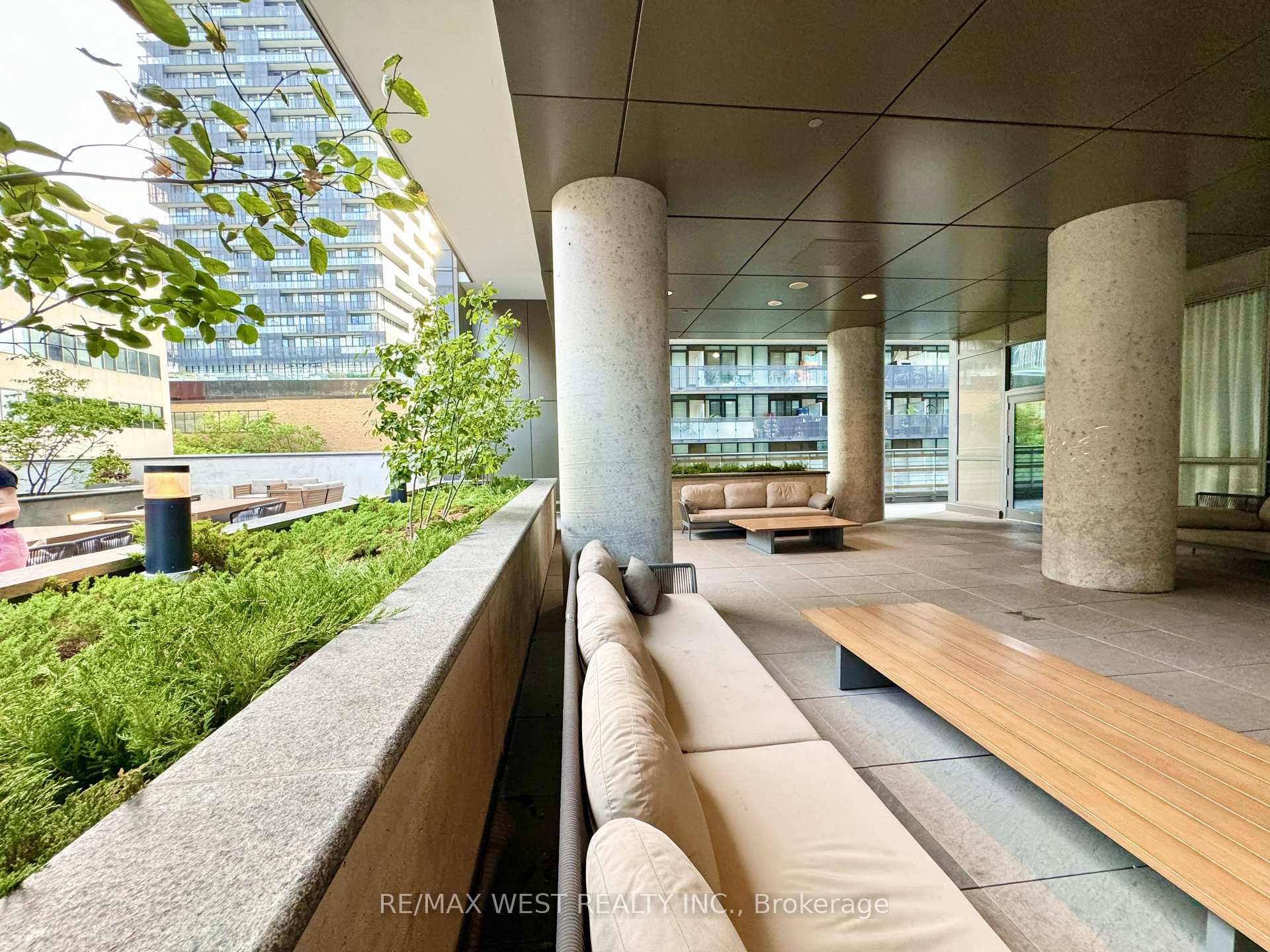Photo 41 of Unit 4603, 39 Roehampton Avenue, Toronto, Mount Pleasant West — HOMEH