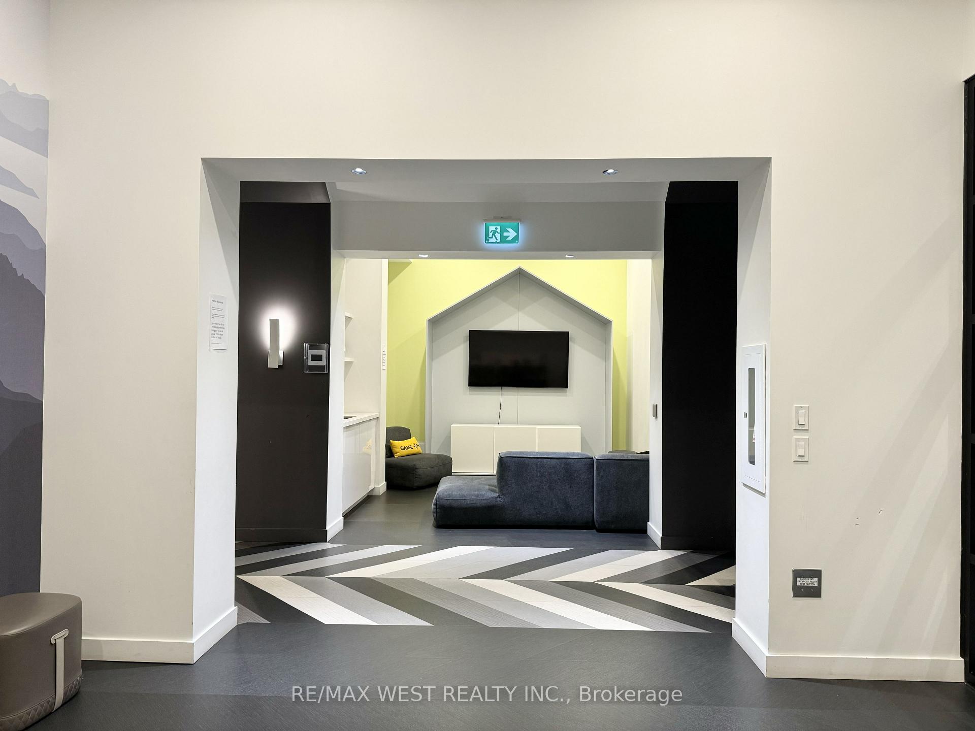 Photo 46 of Unit 4603, 39 Roehampton Avenue, Toronto, Mount Pleasant West — HOMEH