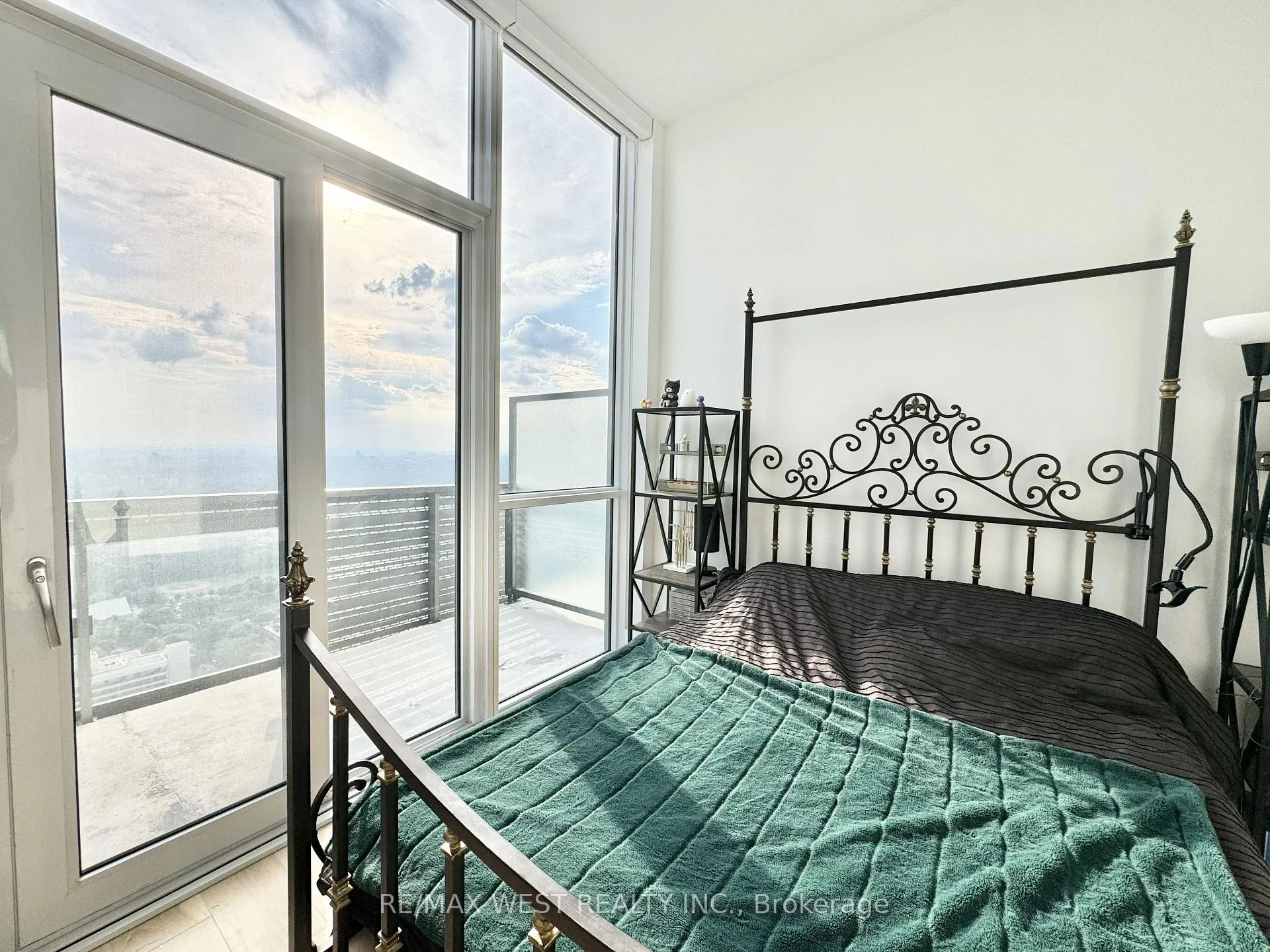 Photo 50 of Unit 4603, 39 Roehampton Avenue, Toronto, Mount Pleasant West — HOMEH