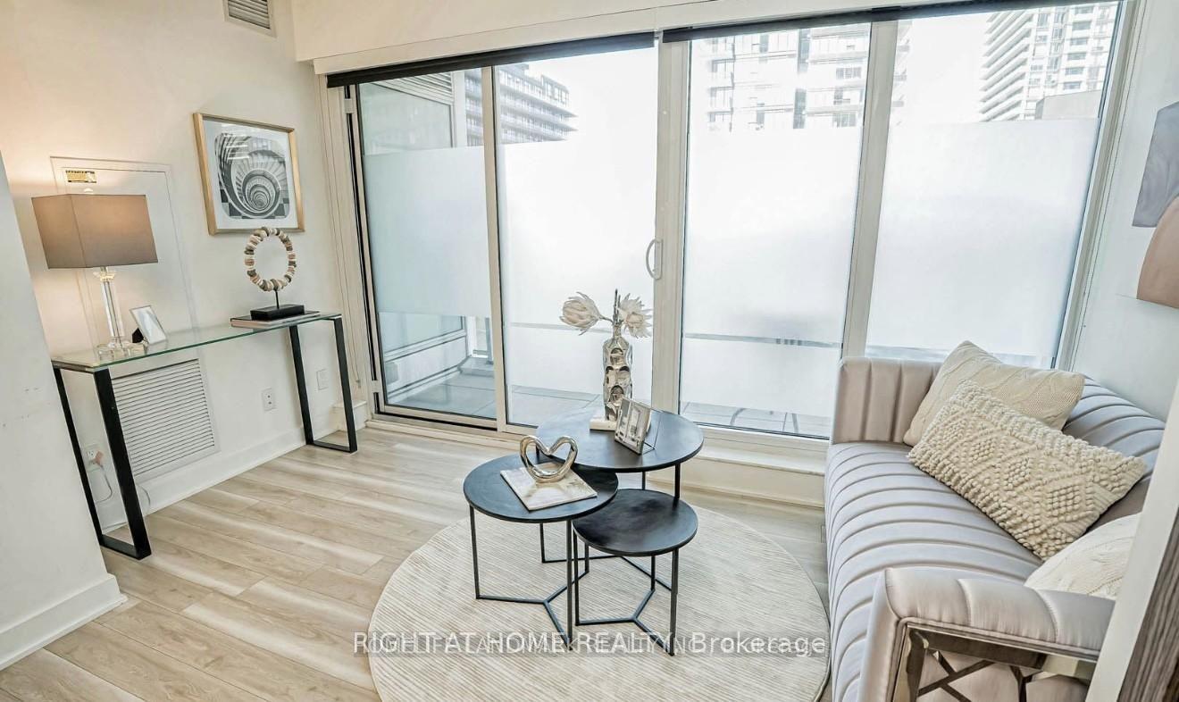Photo 9 of Unit 605, 19 Bathurst Street, Toronto, Waterfront Communities — HOMEH