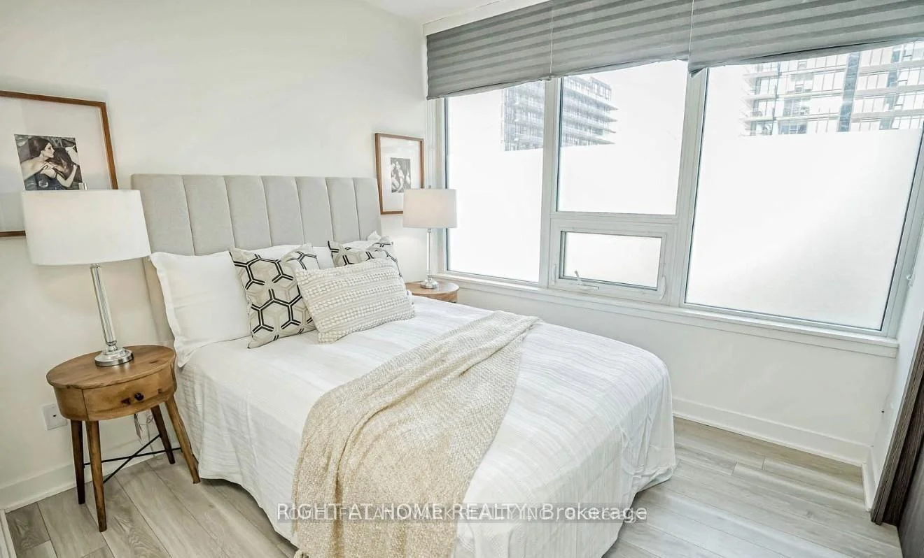 Photo 2 of Unit 605, 19 Bathurst Street, Toronto, Waterfront Communities — HOMEH