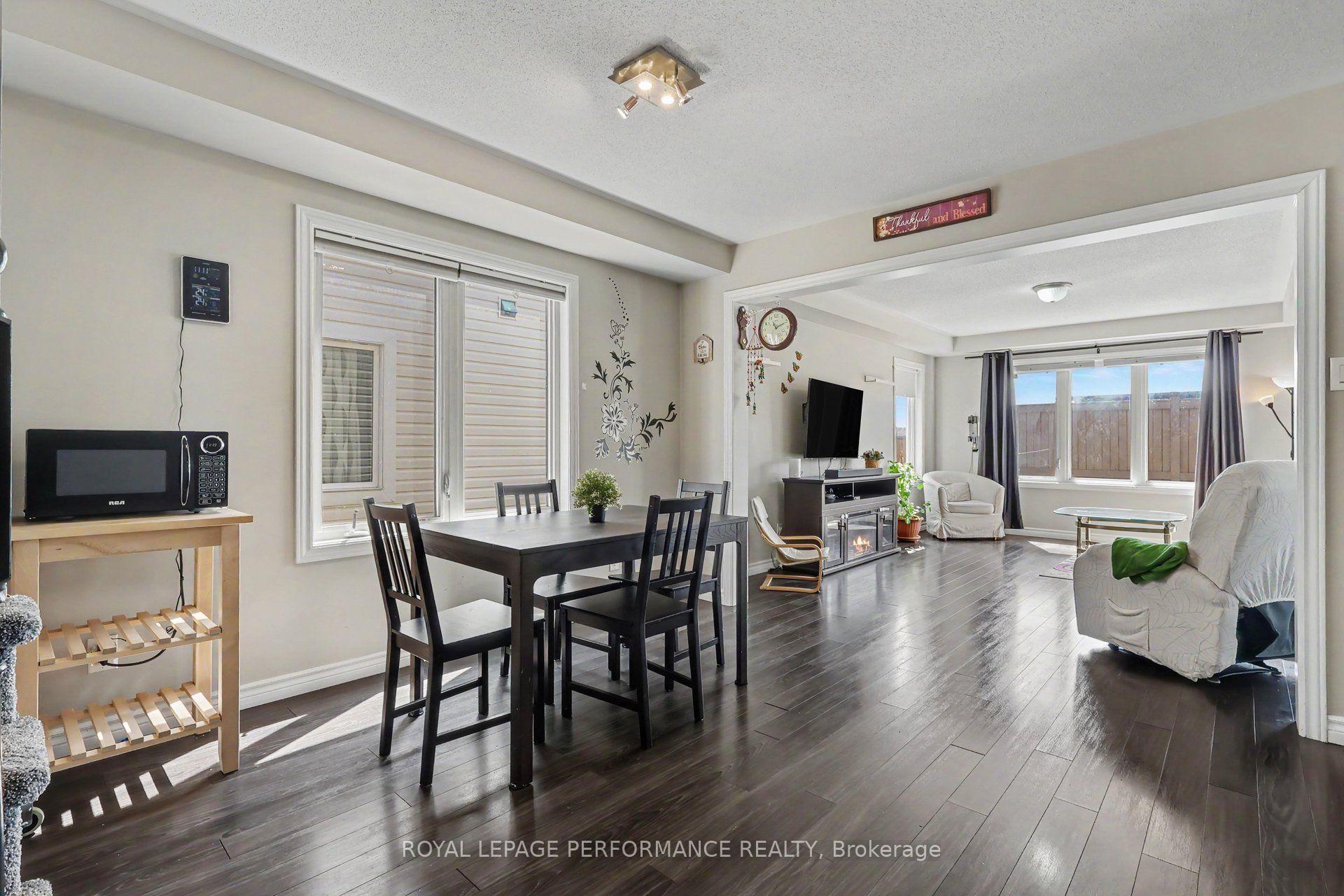 Photo 3 of 341 Willow Aster Circle, Ottawa, Avalon West — HOMEH