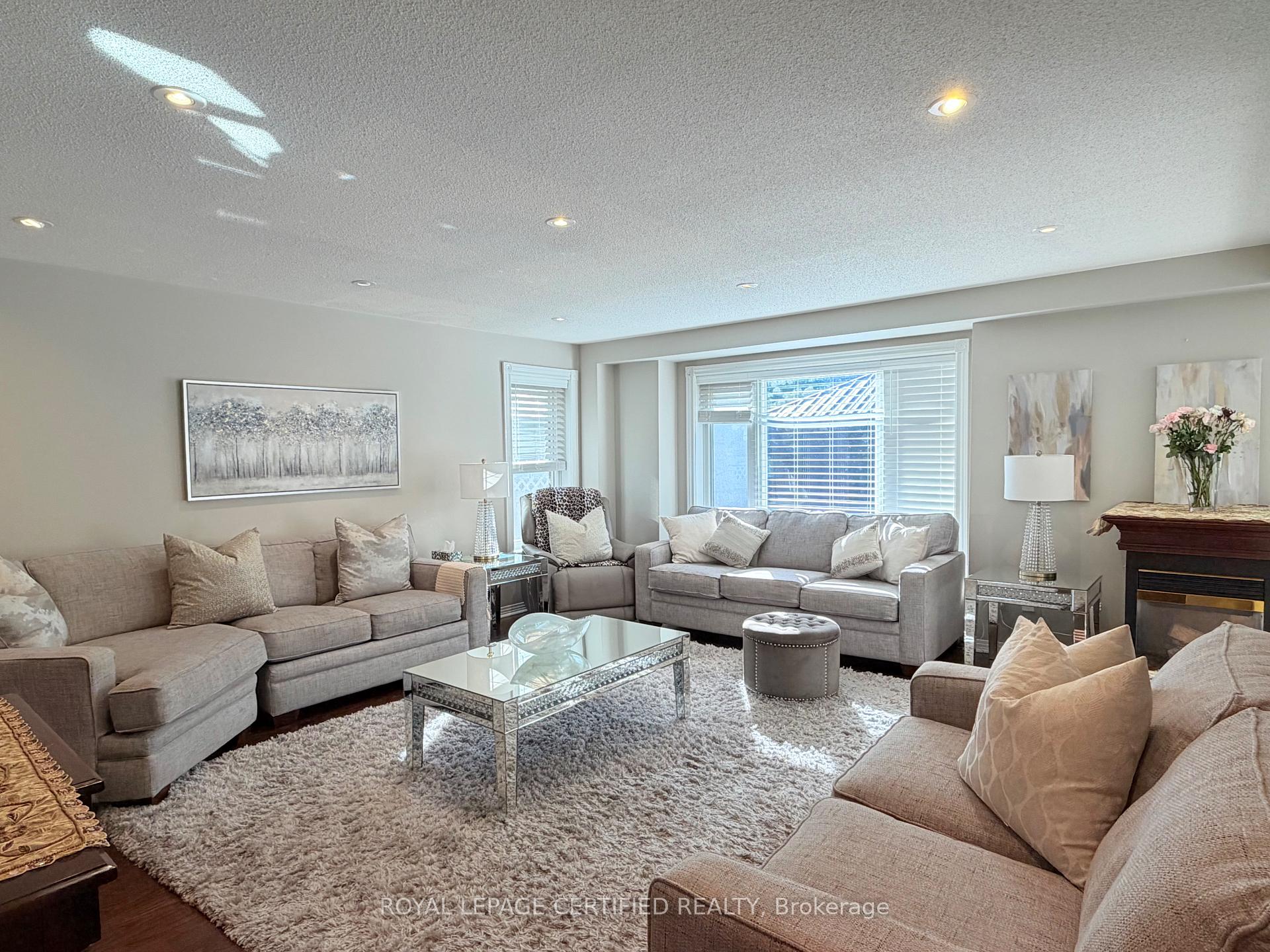 Photo 12 of 43 Boulding Avenue, Hamilton, Waterdown — HOMEH