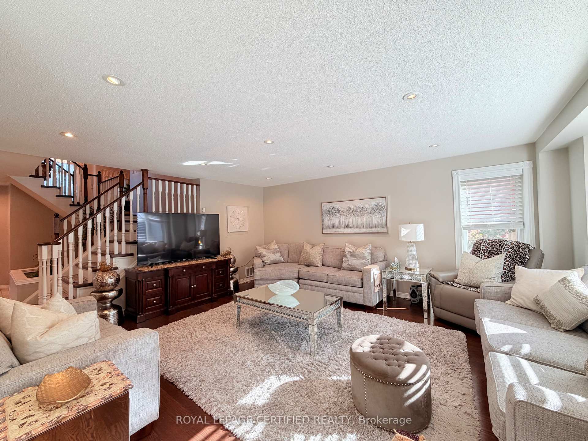 Photo 13 of 43 Boulding Avenue, Hamilton, Waterdown — HOMEH
