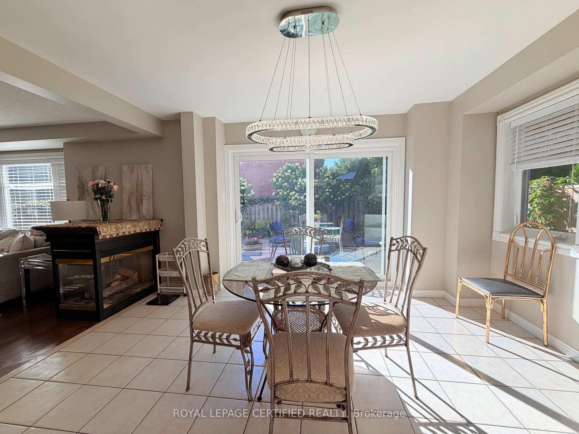 Photo 18 of 43 Boulding Avenue, Hamilton, Waterdown — HOMEH