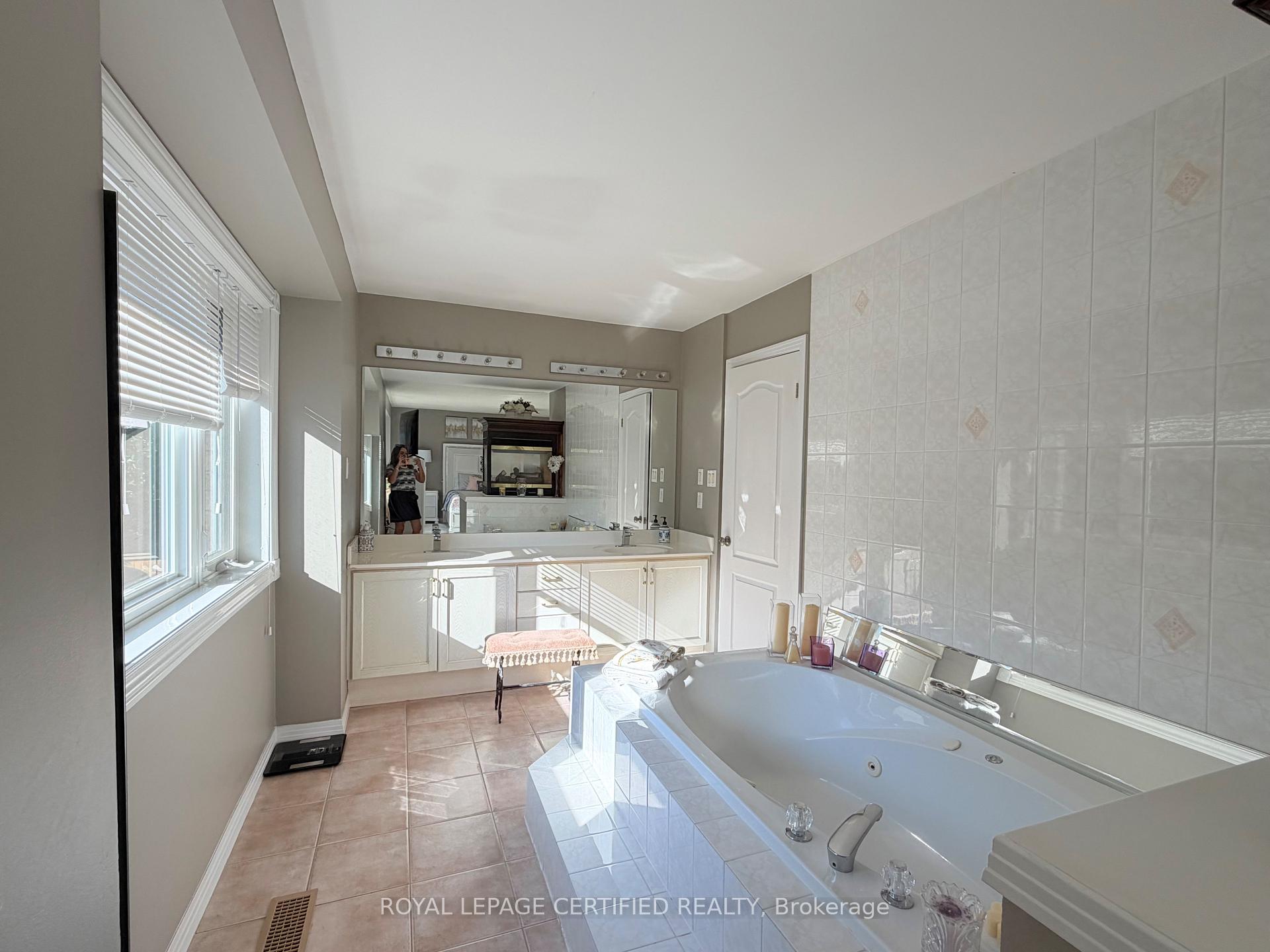 Photo 26 of 43 Boulding Avenue, Hamilton, Waterdown — HOMEH