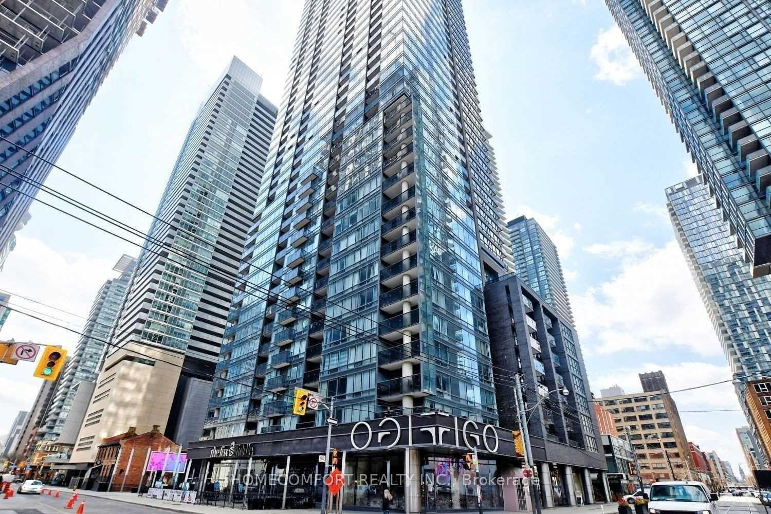 Front of Unit 905, 295 Adelaide Street W