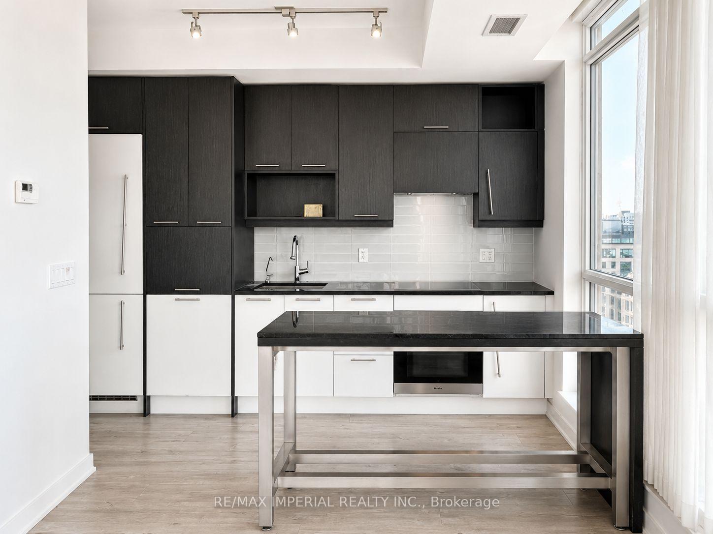 Photo 3 of Unit 1502, 30 Nelson Street, Toronto, Waterfront Communities — HOMEH