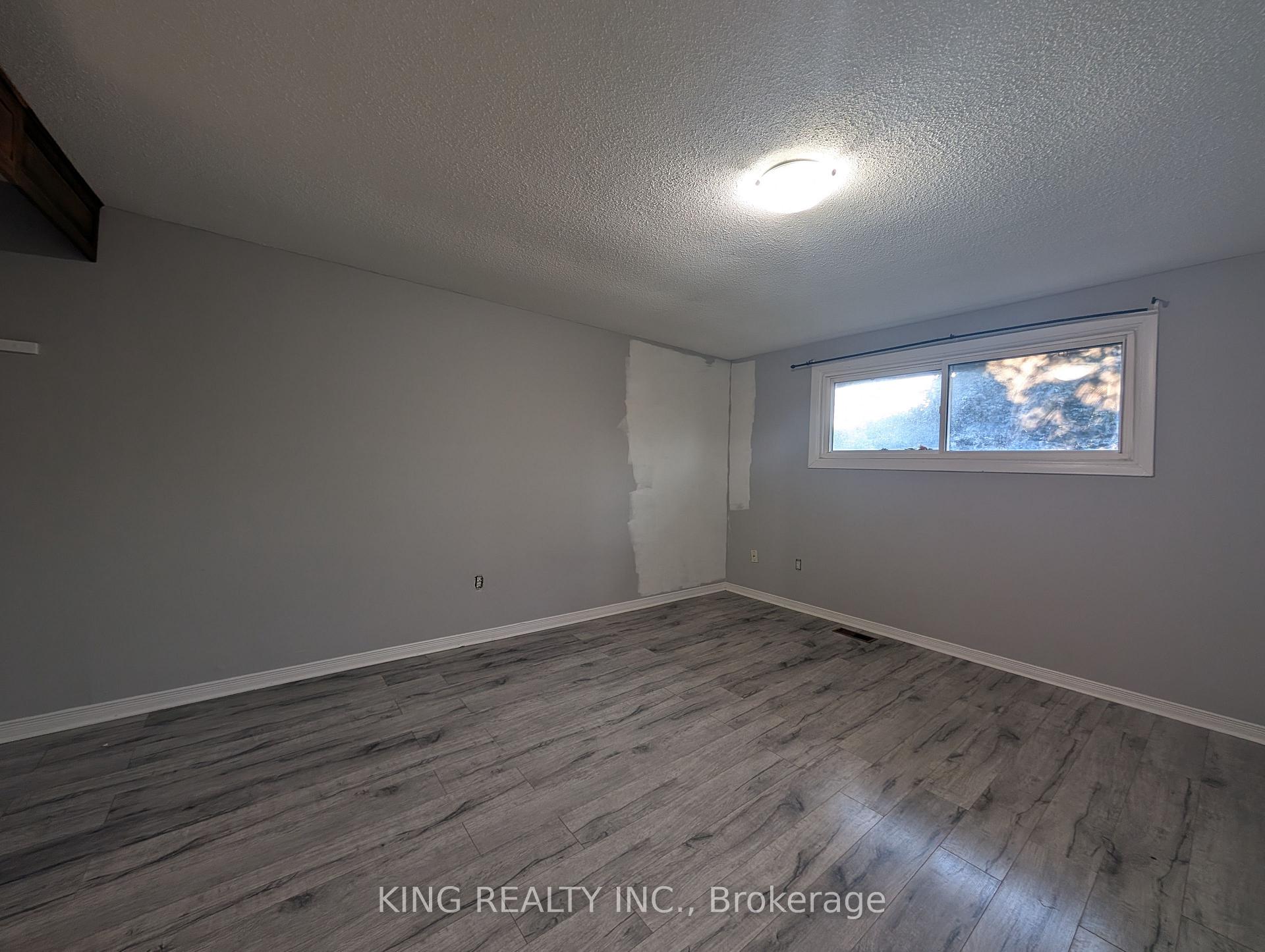Photo 12 of Unit 7, 985 Limeridge Road E, Hamilton, Berrisfield — HOMEH