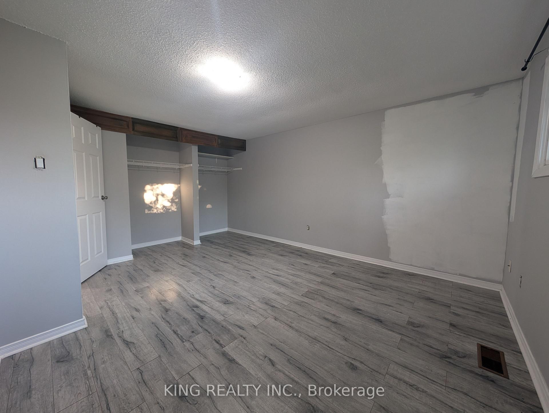 Photo 13 of Unit 7, 985 Limeridge Road E, Hamilton, Berrisfield — HOMEH