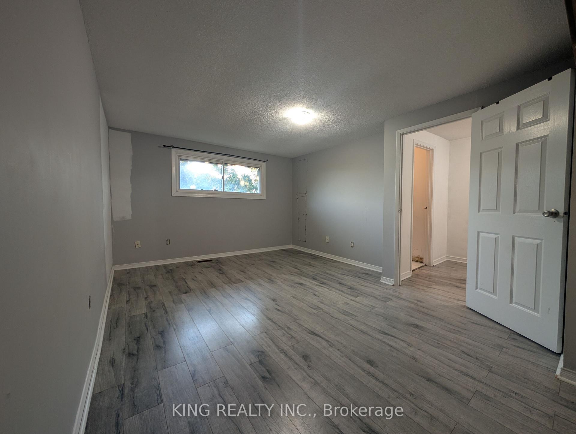 Photo 15 of Unit 7, 985 Limeridge Road E, Hamilton, Berrisfield — HOMEH