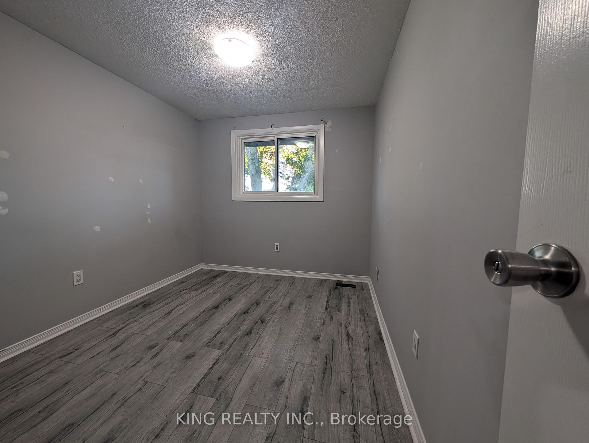 Photo 16 of Unit 7, 985 Limeridge Road E, Hamilton, Berrisfield — HOMEH