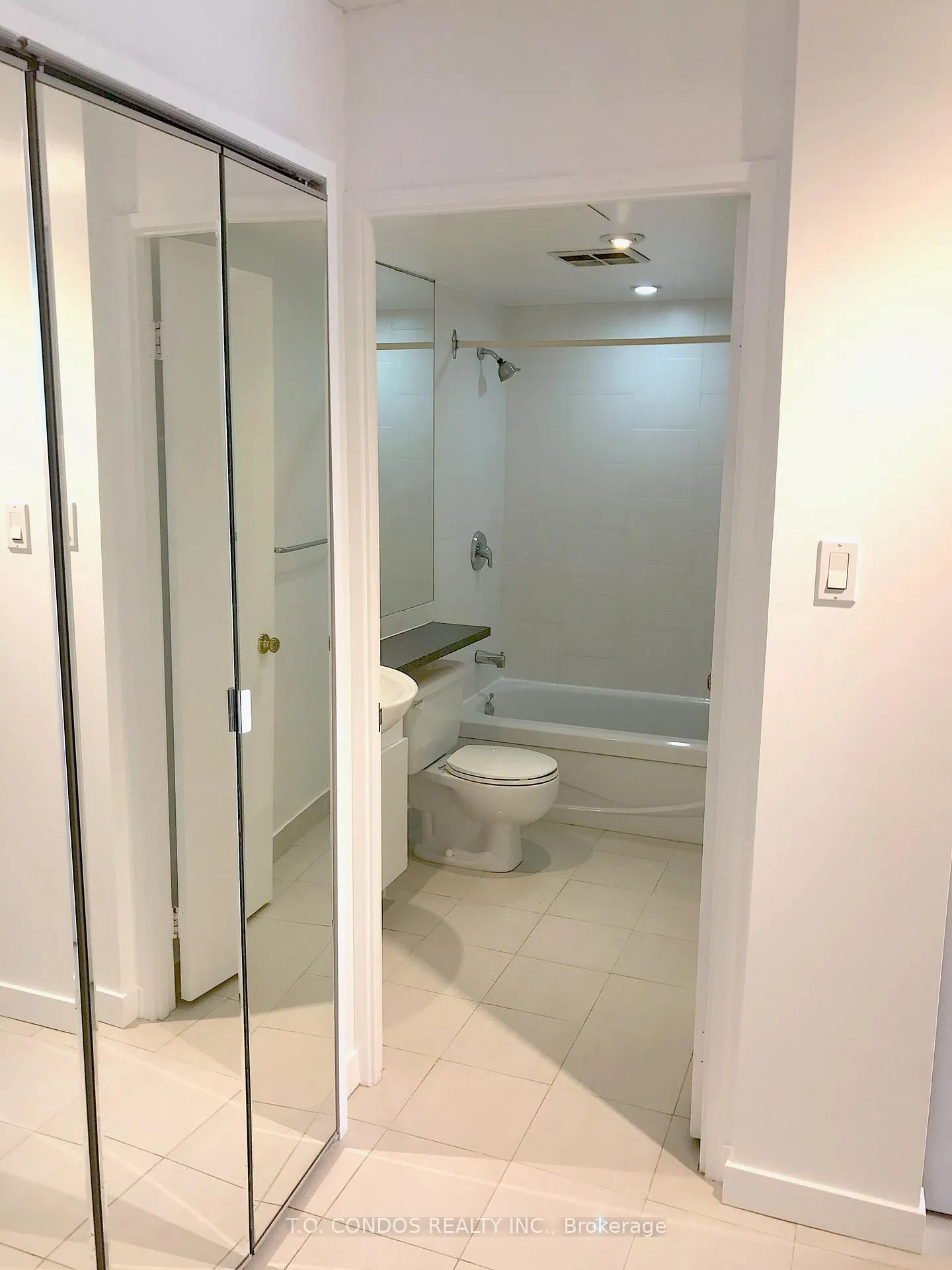 Photo 7 of Unit 1402, 92 King Street E, Toronto, Church-Yonge Corridor — HOMEH