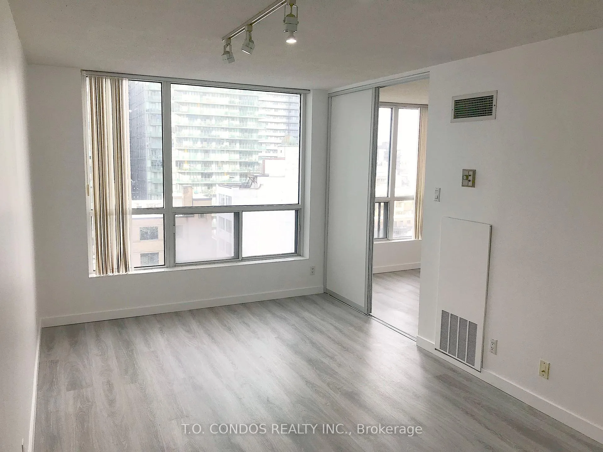 Photo 13 of Unit 1402, 92 King Street E, Toronto, Church-Yonge Corridor — HOMEH