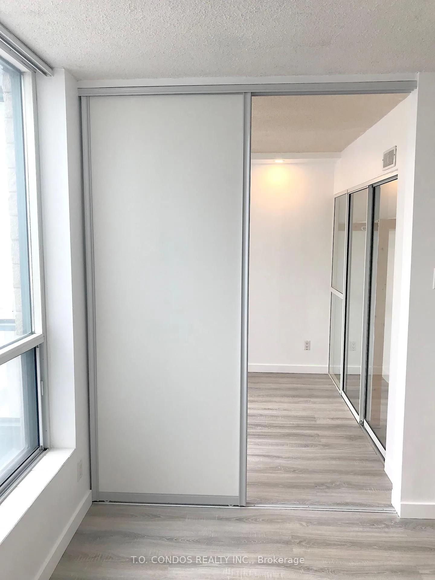 Photo 14 of Unit 1402, 92 King Street E, Toronto, Church-Yonge Corridor — HOMEH