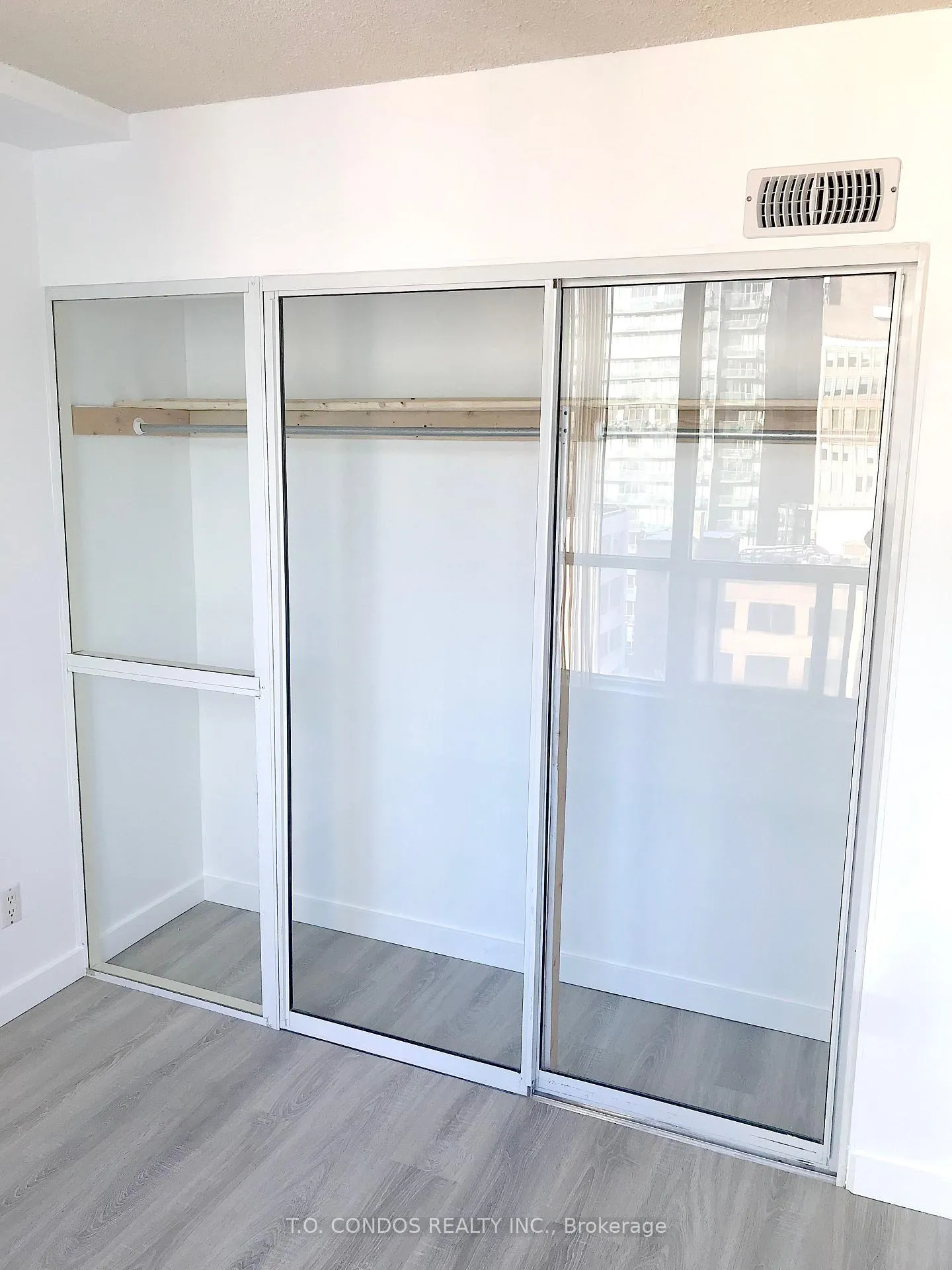 Photo 17 of Unit 1402, 92 King Street E, Toronto, Church-Yonge Corridor — HOMEH