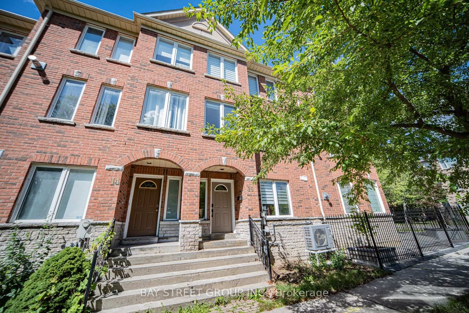 Photo 1 of 16 Dahlia Road, Markham, Commerce Valley — HOMEH
