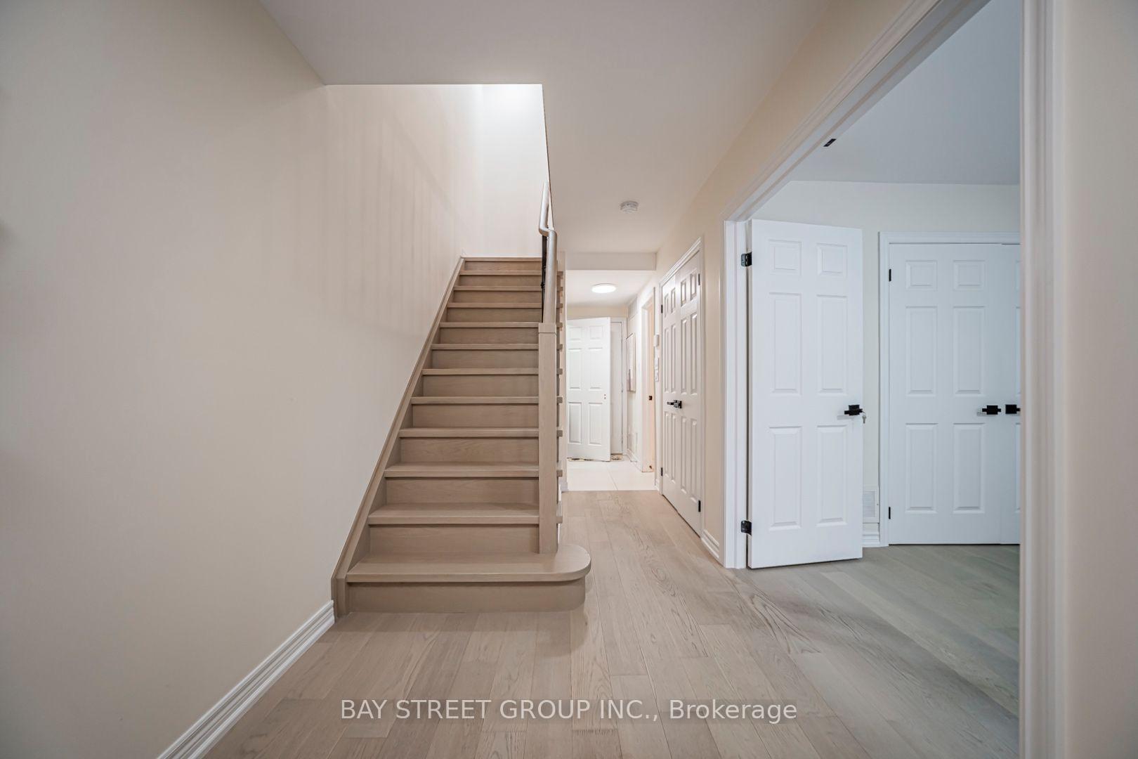 Photo 5 of 16 Dahlia Road, Markham, Commerce Valley — HOMEH