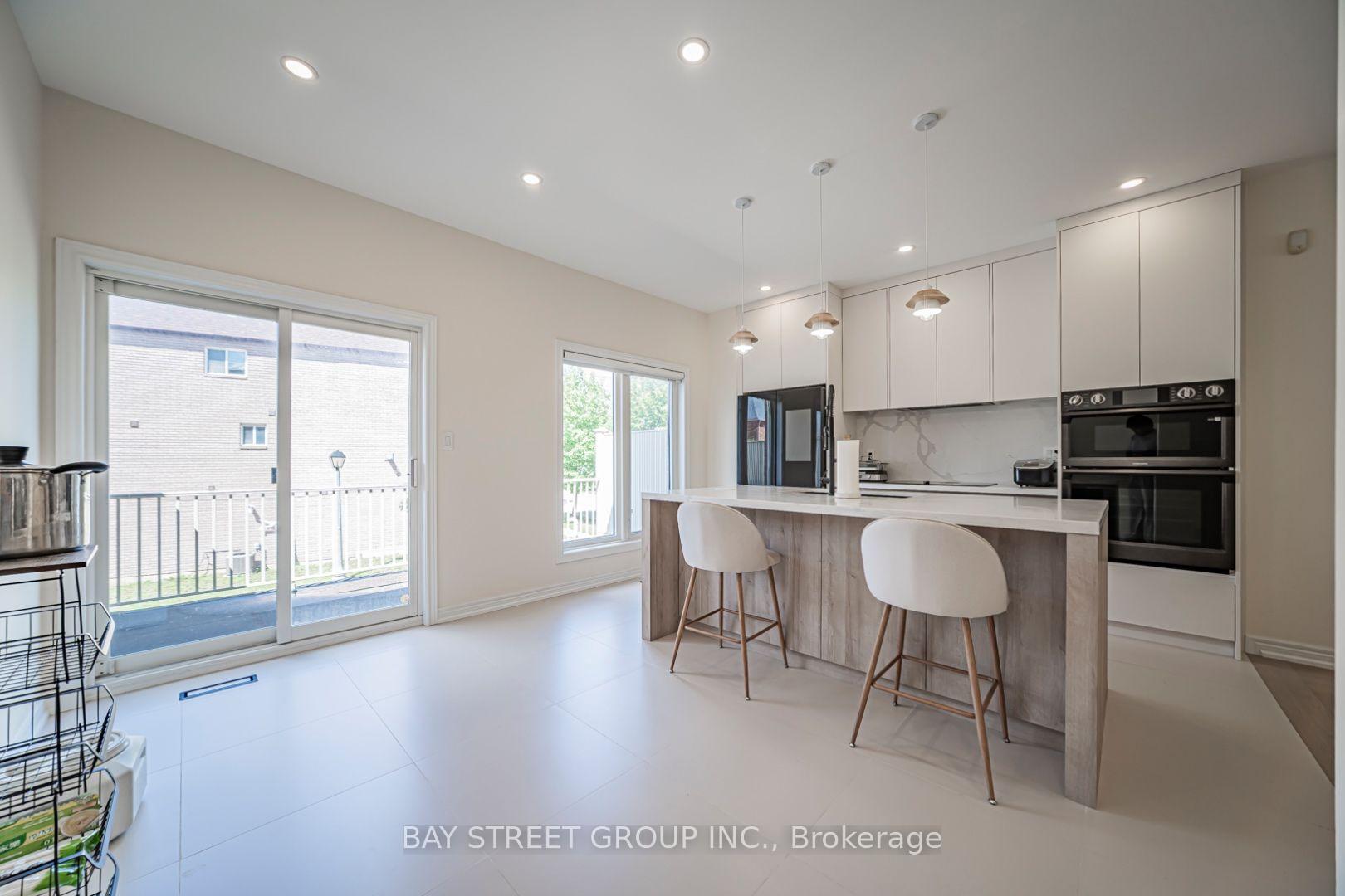 Photo 6 of 16 Dahlia Road, Markham, Commerce Valley — HOMEH