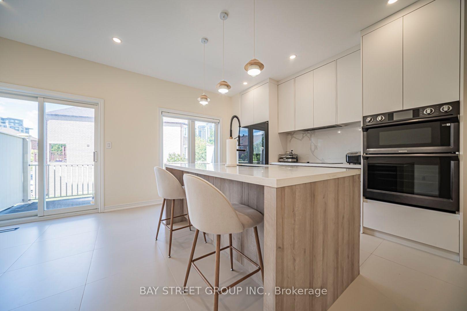Photo 8 of 16 Dahlia Road, Markham, Commerce Valley — HOMEH