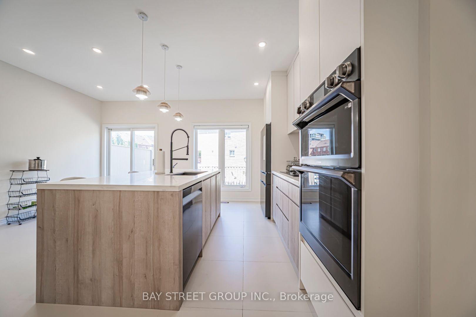 Photo 11 of 16 Dahlia Road, Markham, Commerce Valley — HOMEH