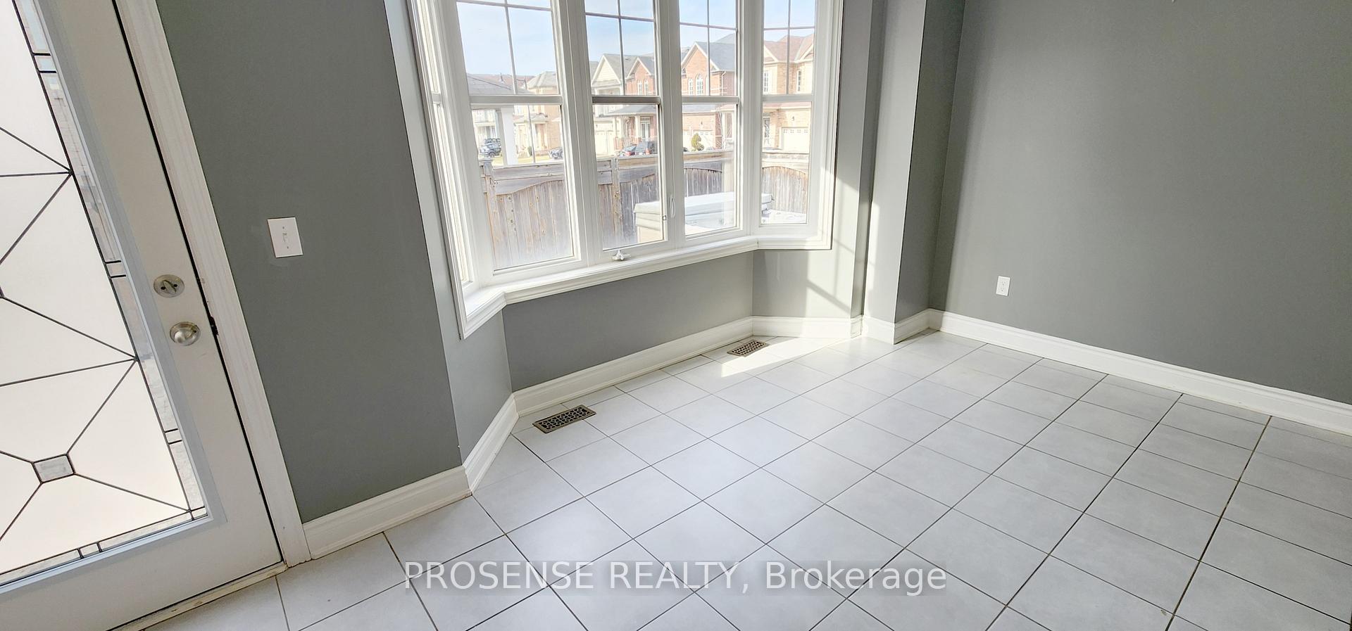 Photo 20 of 190 Nisbet Boulevard, Hamilton, Waterdown — HOMEH