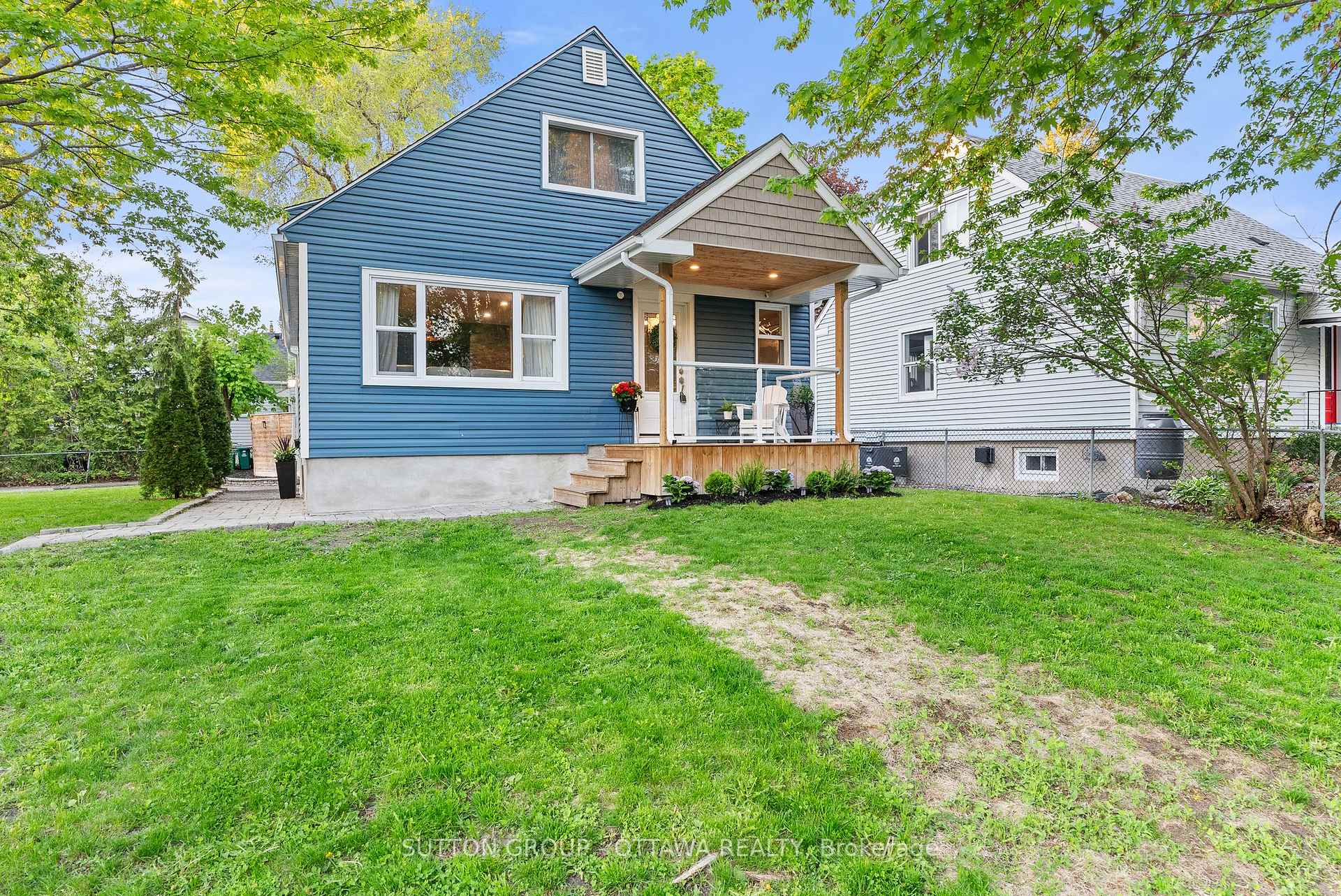 Photo 3 of 409 Blake Boulevard, Ottawa, Vanier — HOMEH