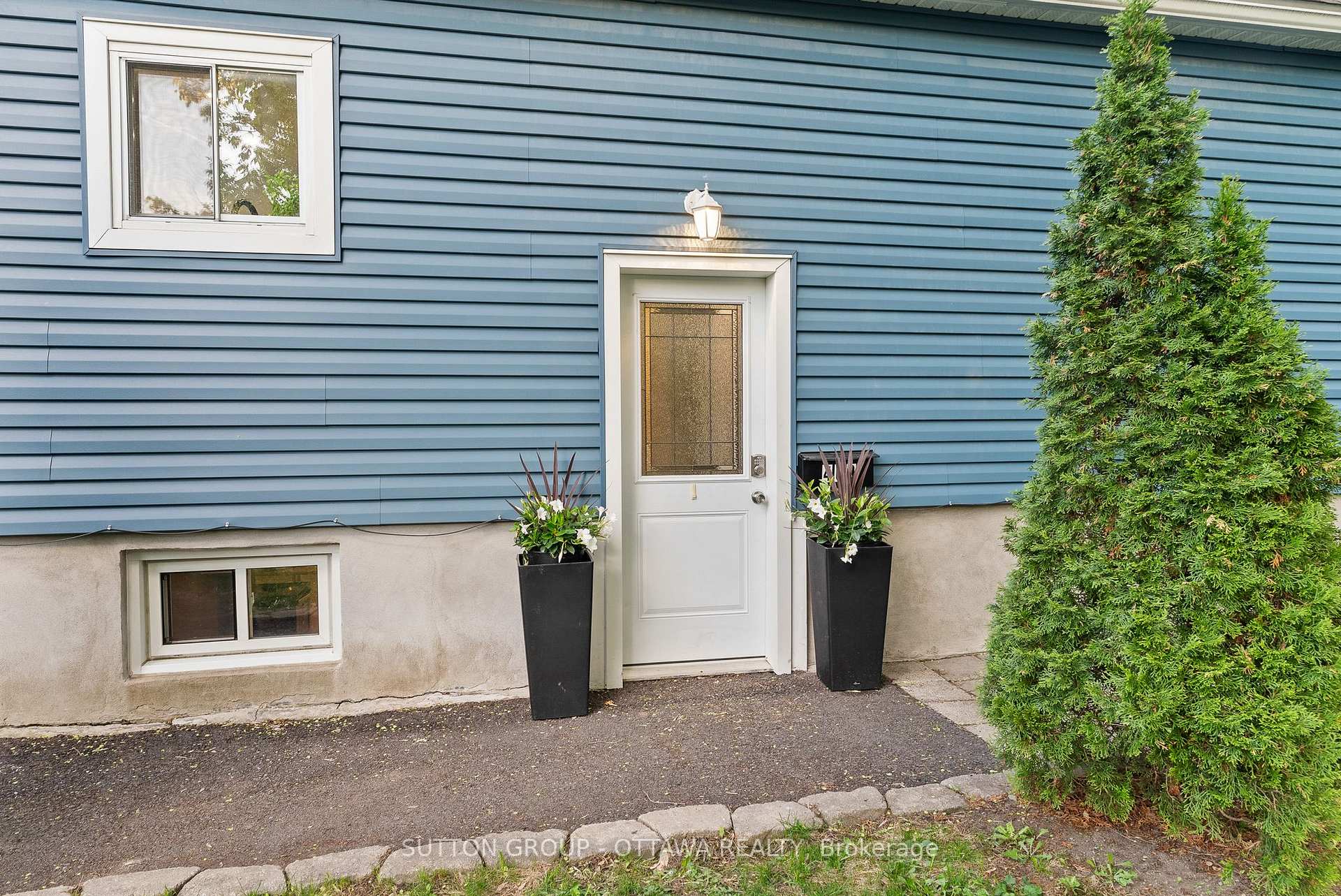 Photo 7 of 409 Blake Boulevard, Ottawa, Vanier — HOMEH