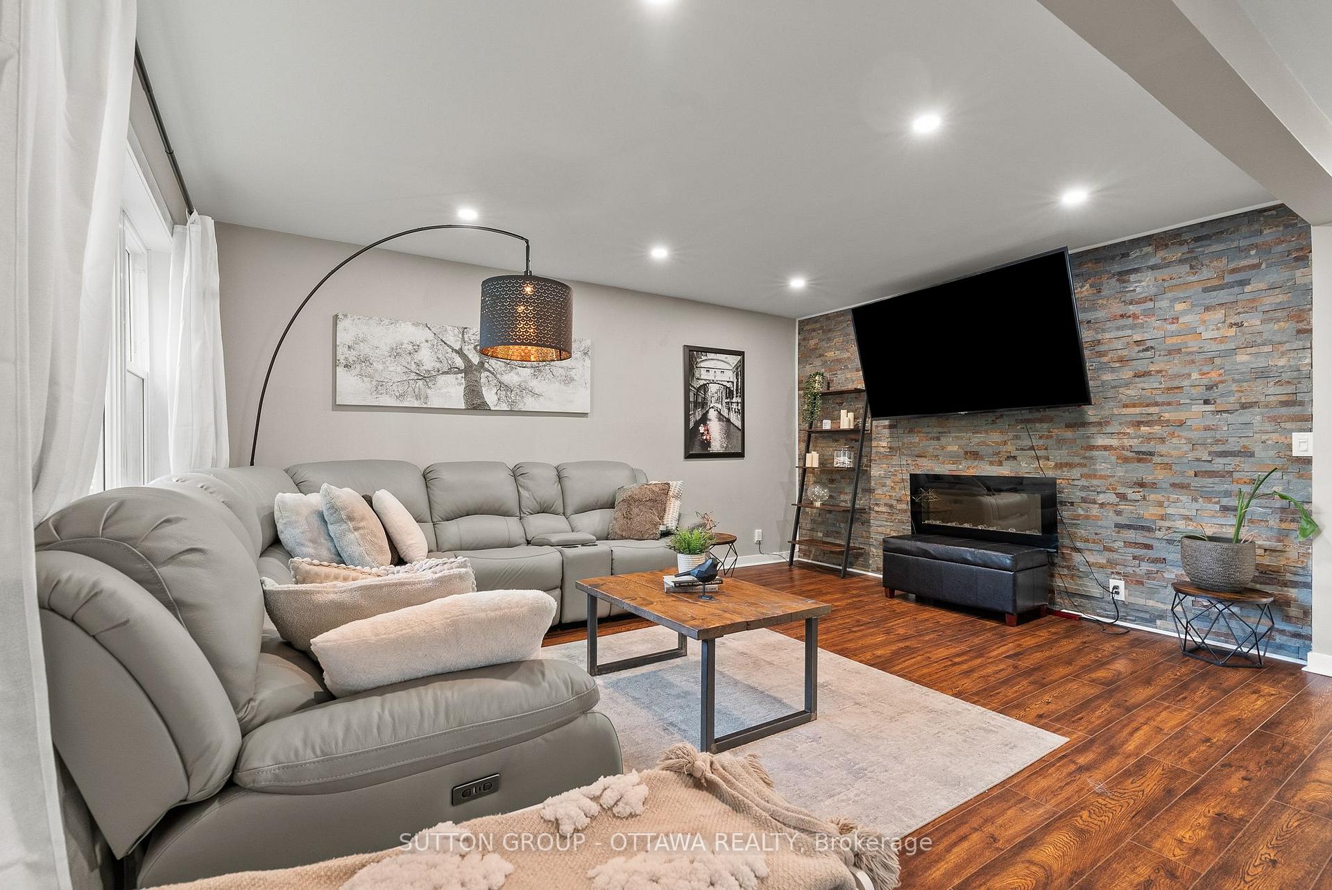 Photo 12 of 409 Blake Boulevard, Ottawa, Vanier — HOMEH