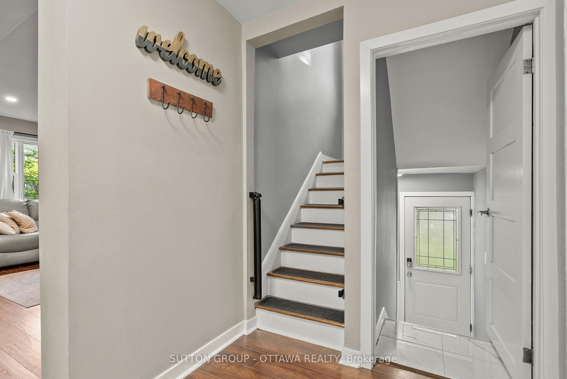 Photo 14 of 409 Blake Boulevard, Ottawa, Vanier — HOMEH