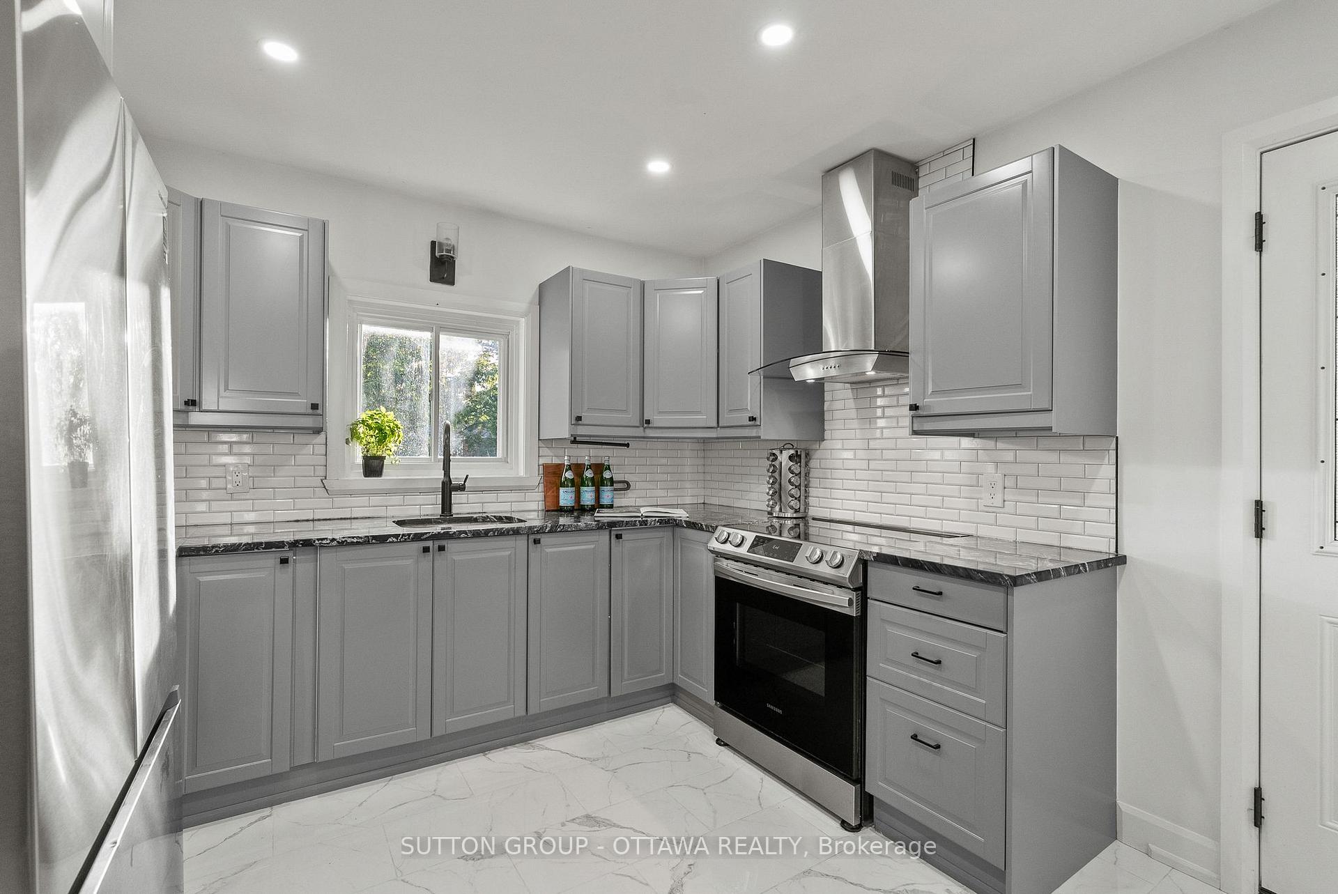 Photo 15 of 409 Blake Boulevard, Ottawa, Vanier — HOMEH