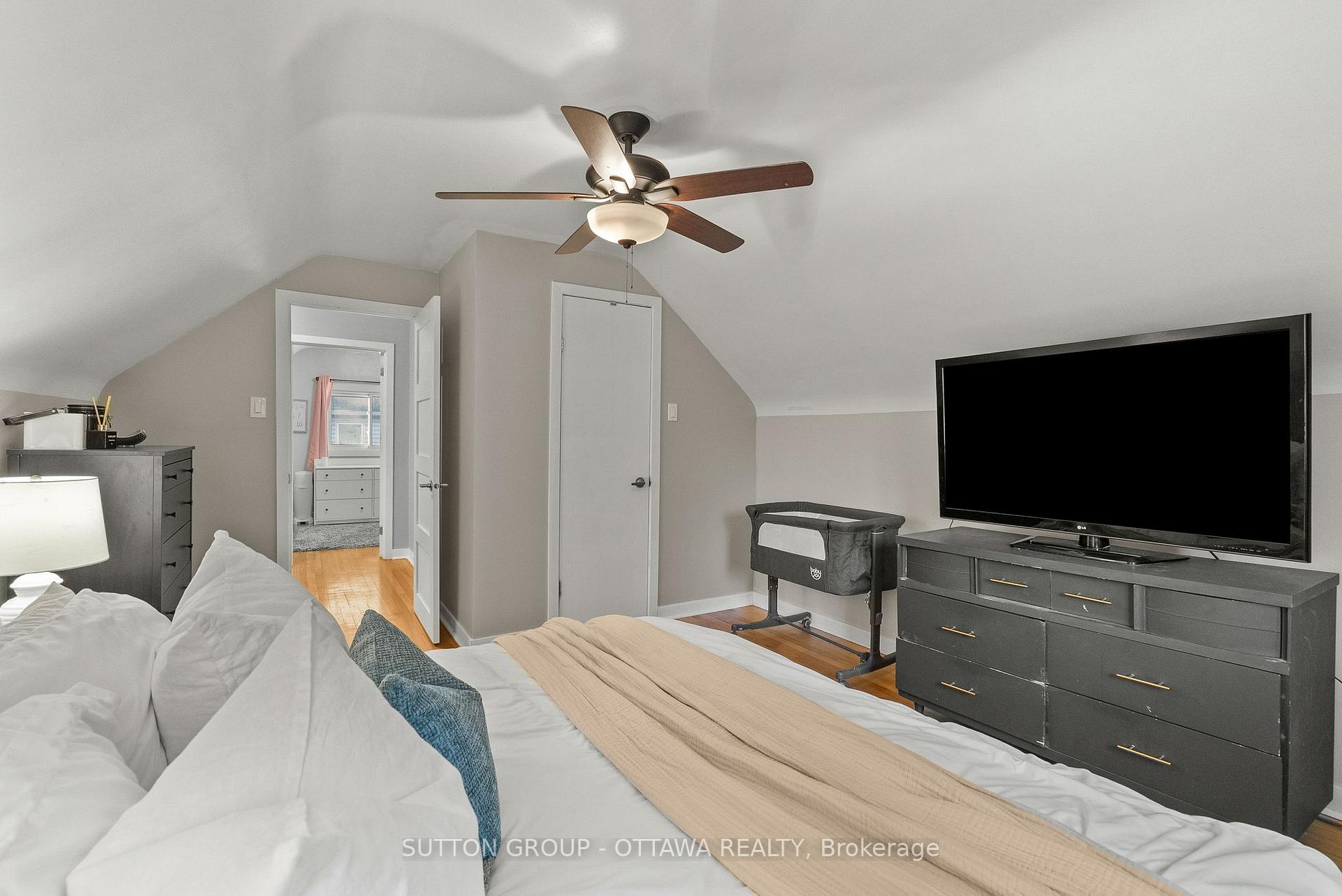 Photo 26 of 409 Blake Boulevard, Ottawa, Vanier — HOMEH