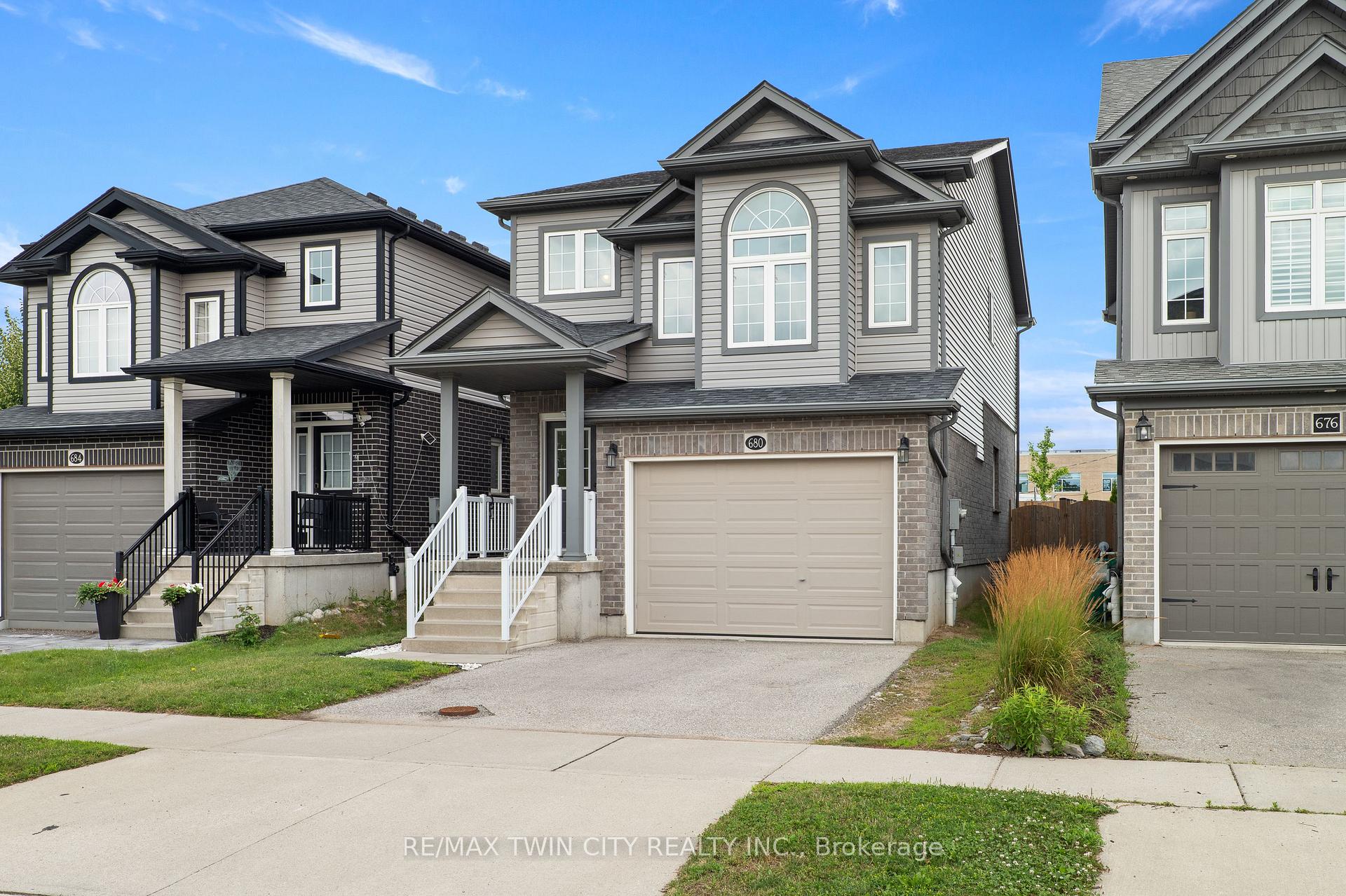 Photo 2 of 680 Blair Creek Drive, Kitchener, Doon South — HOMEH