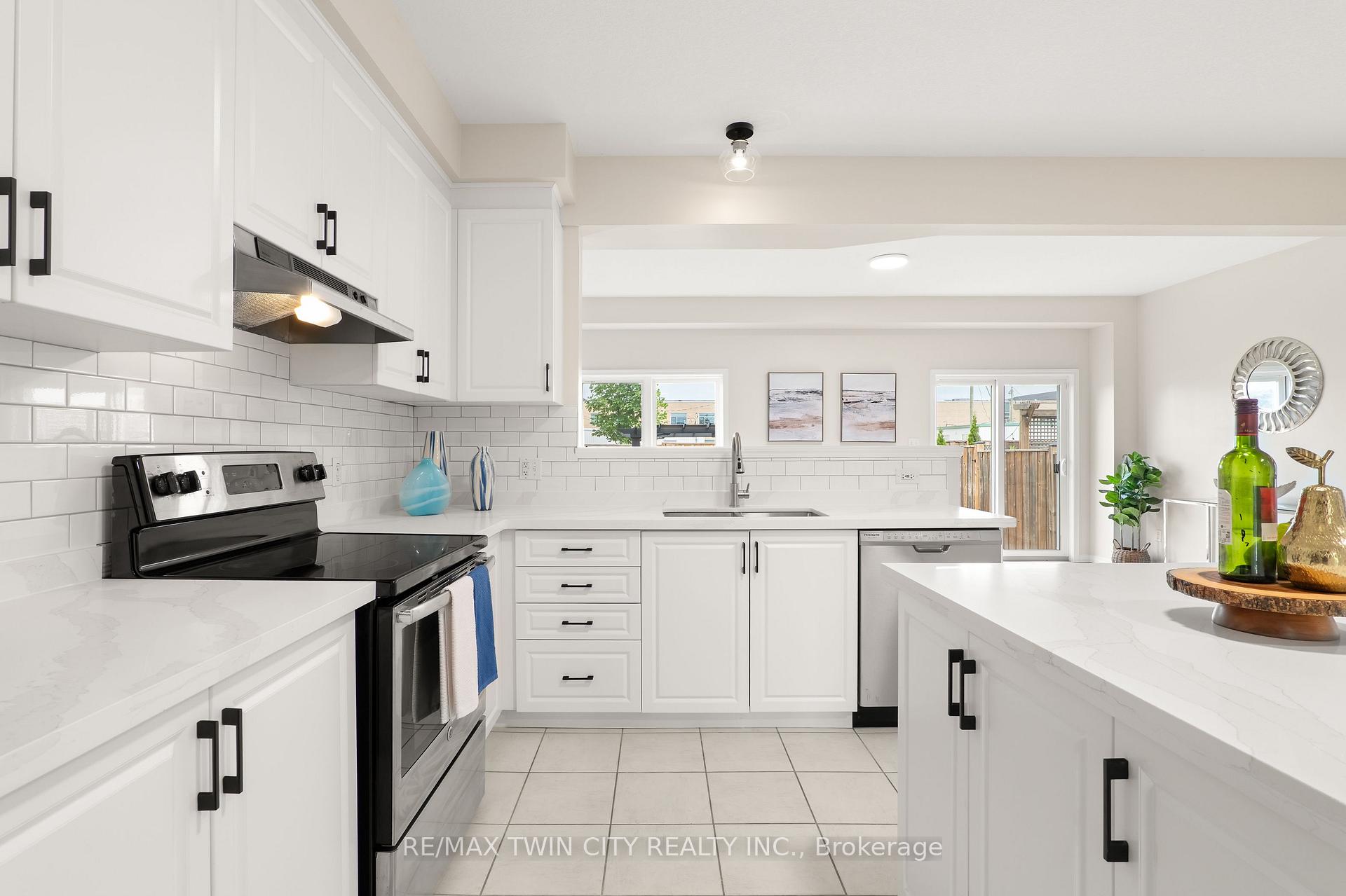 Photo 6 of 680 Blair Creek Drive, Kitchener, Doon South — HOMEH