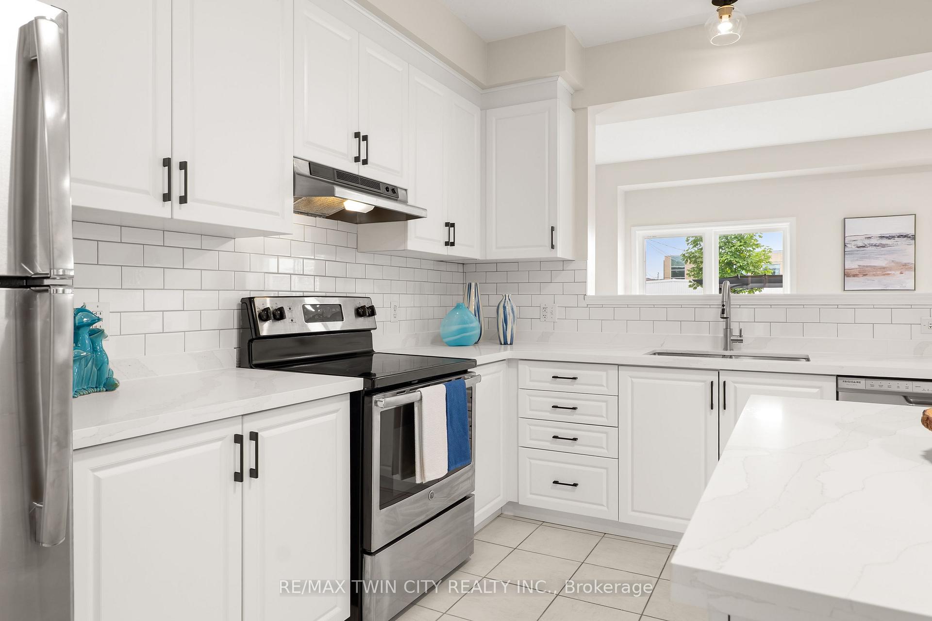 Photo 8 of 680 Blair Creek Drive, Kitchener, Doon South — HOMEH