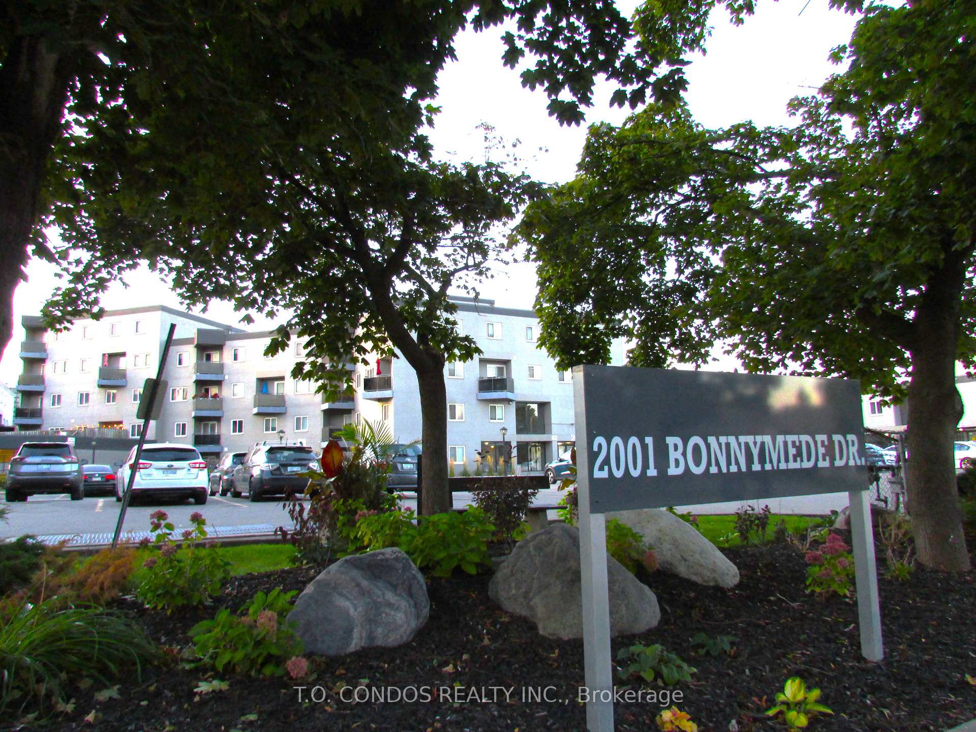 Front of Unit 213, 2001 Bonnymede Drive