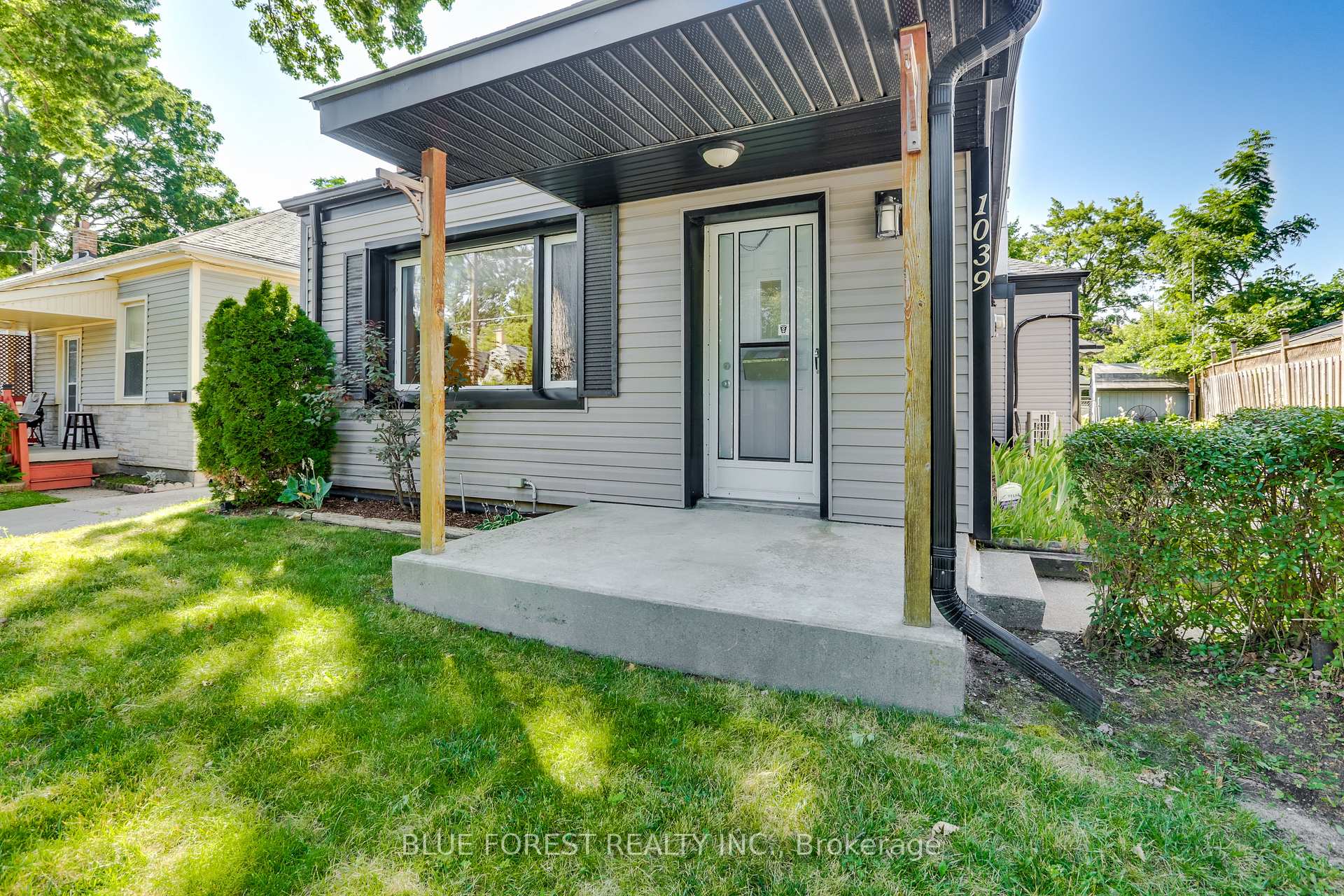 Photo 5 of 1039 Frances Street, London, East M — HOMEH