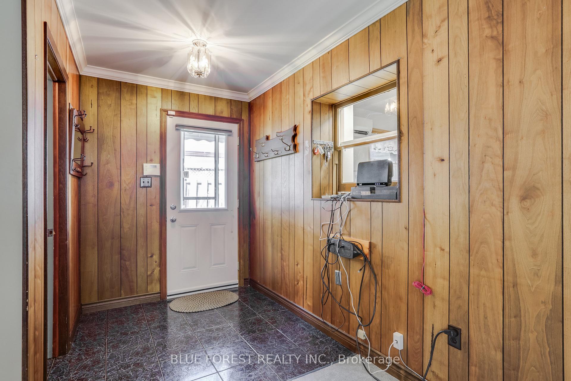 Photo 38 of 1039 Frances Street, London, East M — HOMEH