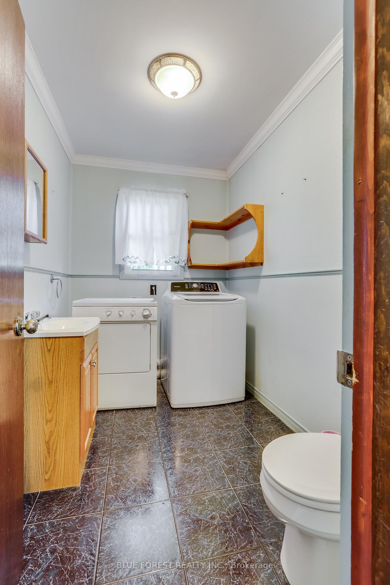 Photo 27 of 1039 Frances Street, London, East M — HOMEH