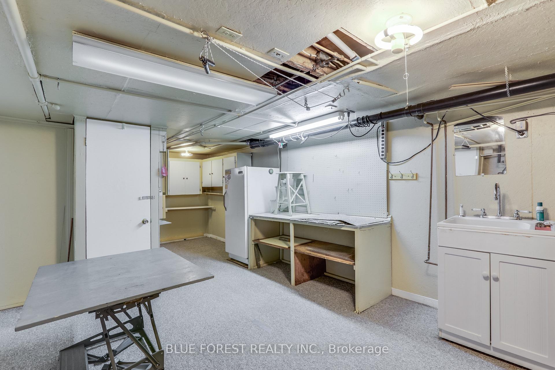 Photo 43 of 1039 Frances Street, London, East M — HOMEH