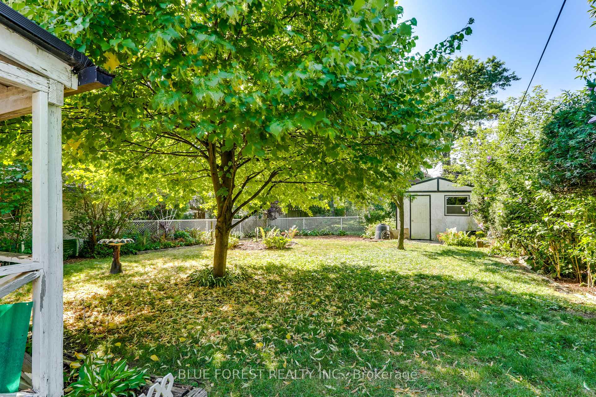 Photo 34 of 1039 Frances Street, London, East M — HOMEH
