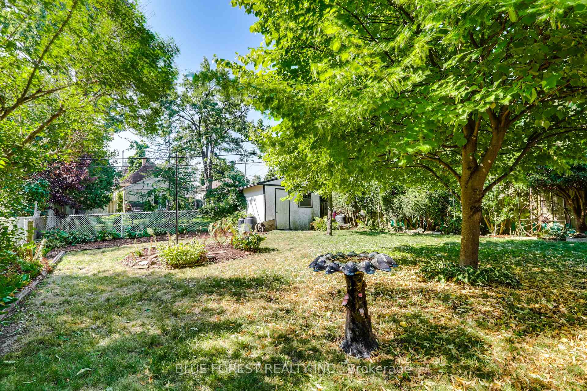 Photo 36 of 1039 Frances Street, London, East M — HOMEH