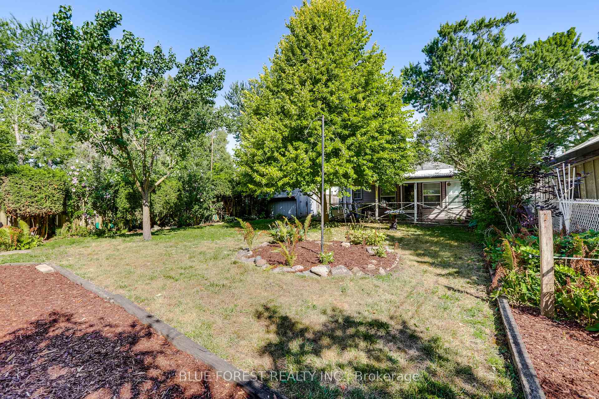 Photo 37 of 1039 Frances Street, London, East M — HOMEH