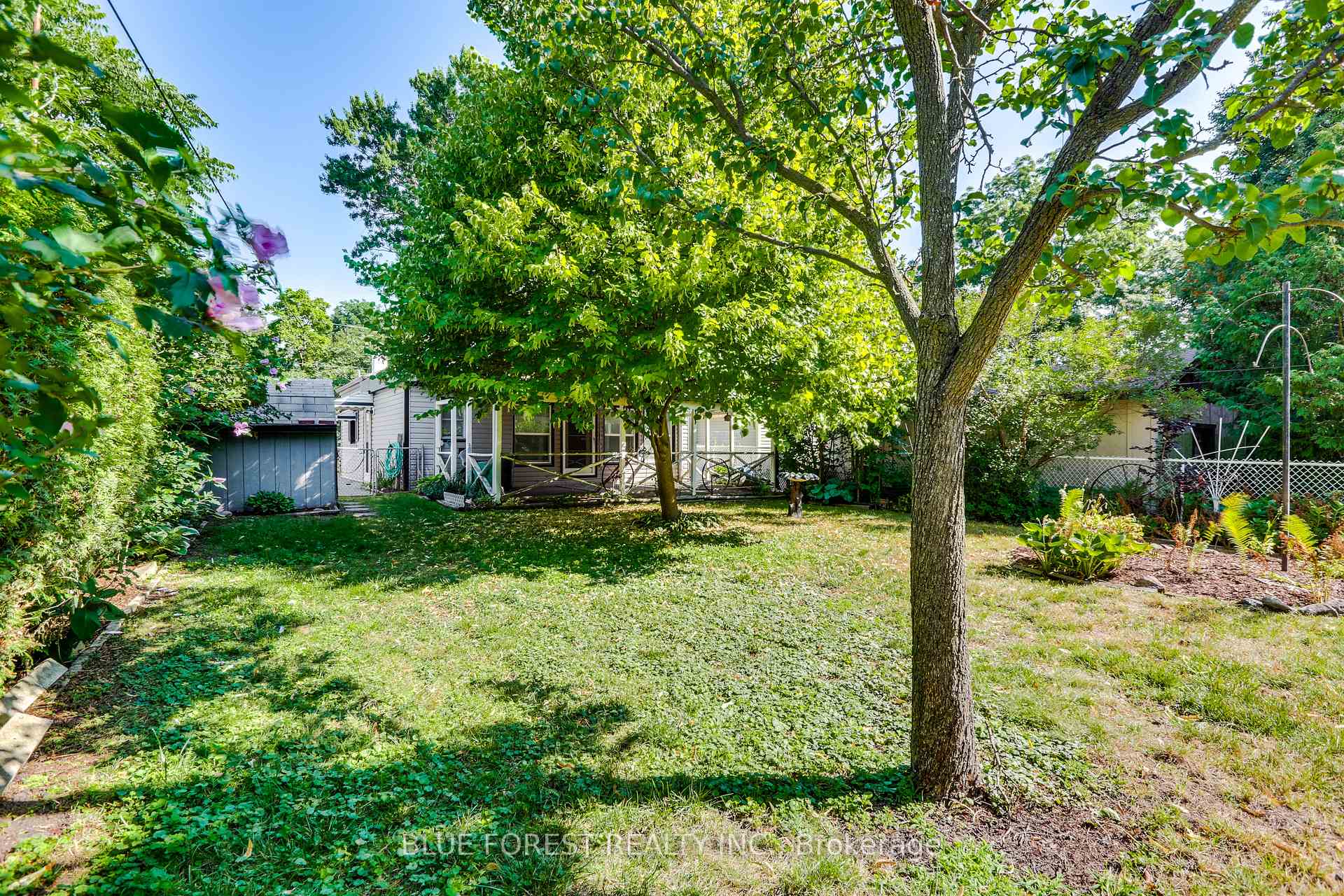 Photo 39 of 1039 Frances Street, London, East M — HOMEH