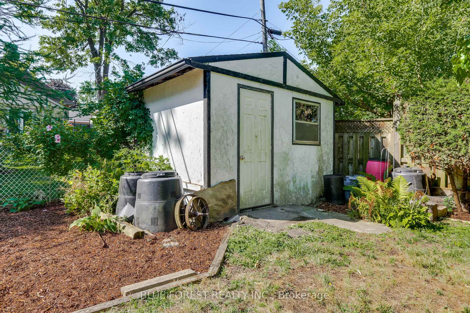 Photo 46 of 1039 Frances Street, London, East M — HOMEH